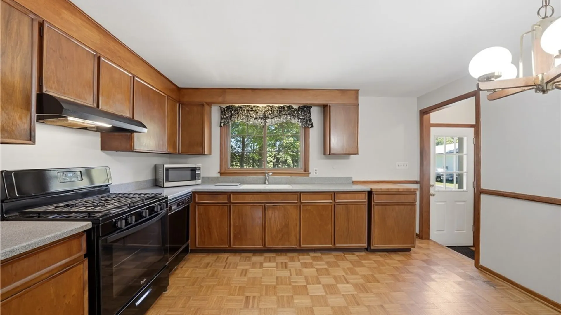 Property at 34 Crescent Drive, Newstead, NY 14001 11