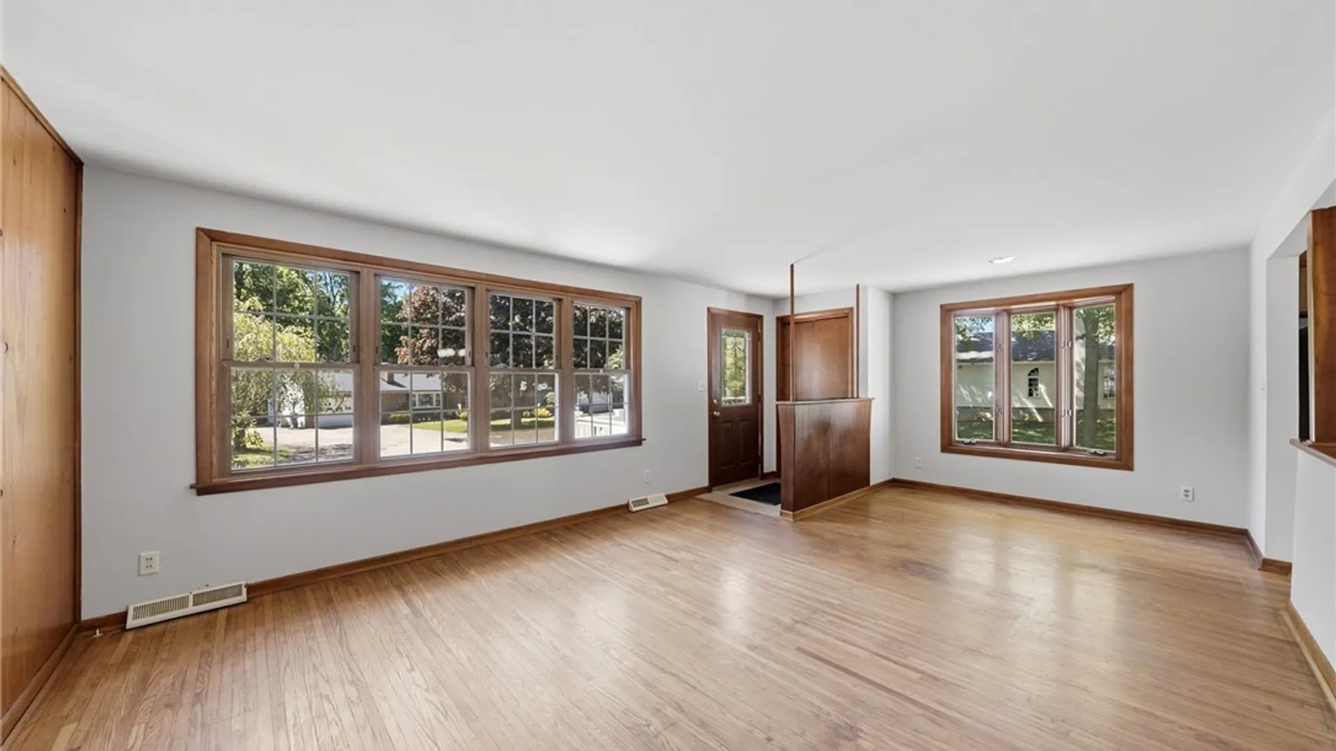 Property at 34 Crescent Drive, Newstead, NY 14001 9