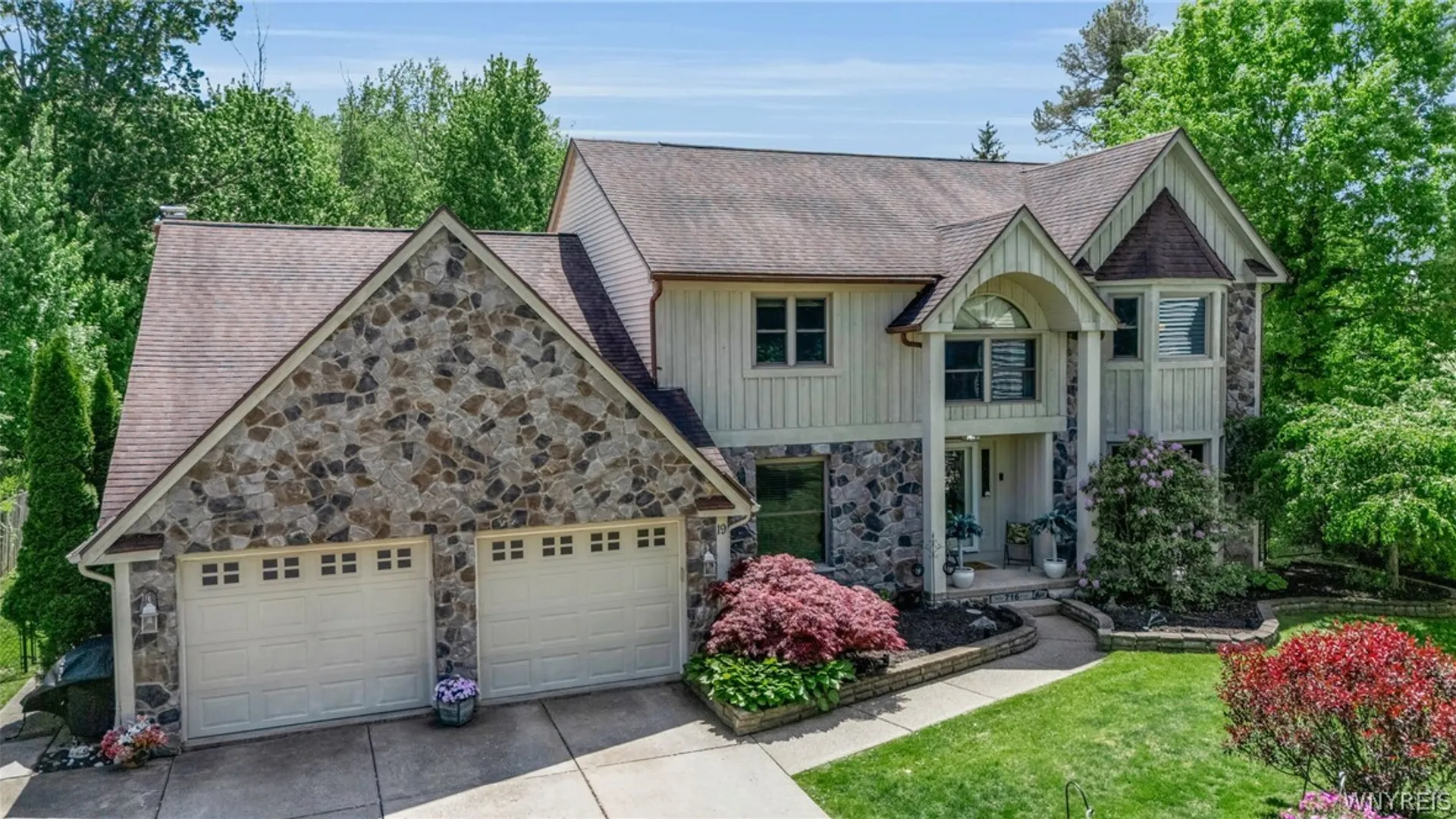 Property at 19 Marshfield Court, Amherst, NY 14068 3
