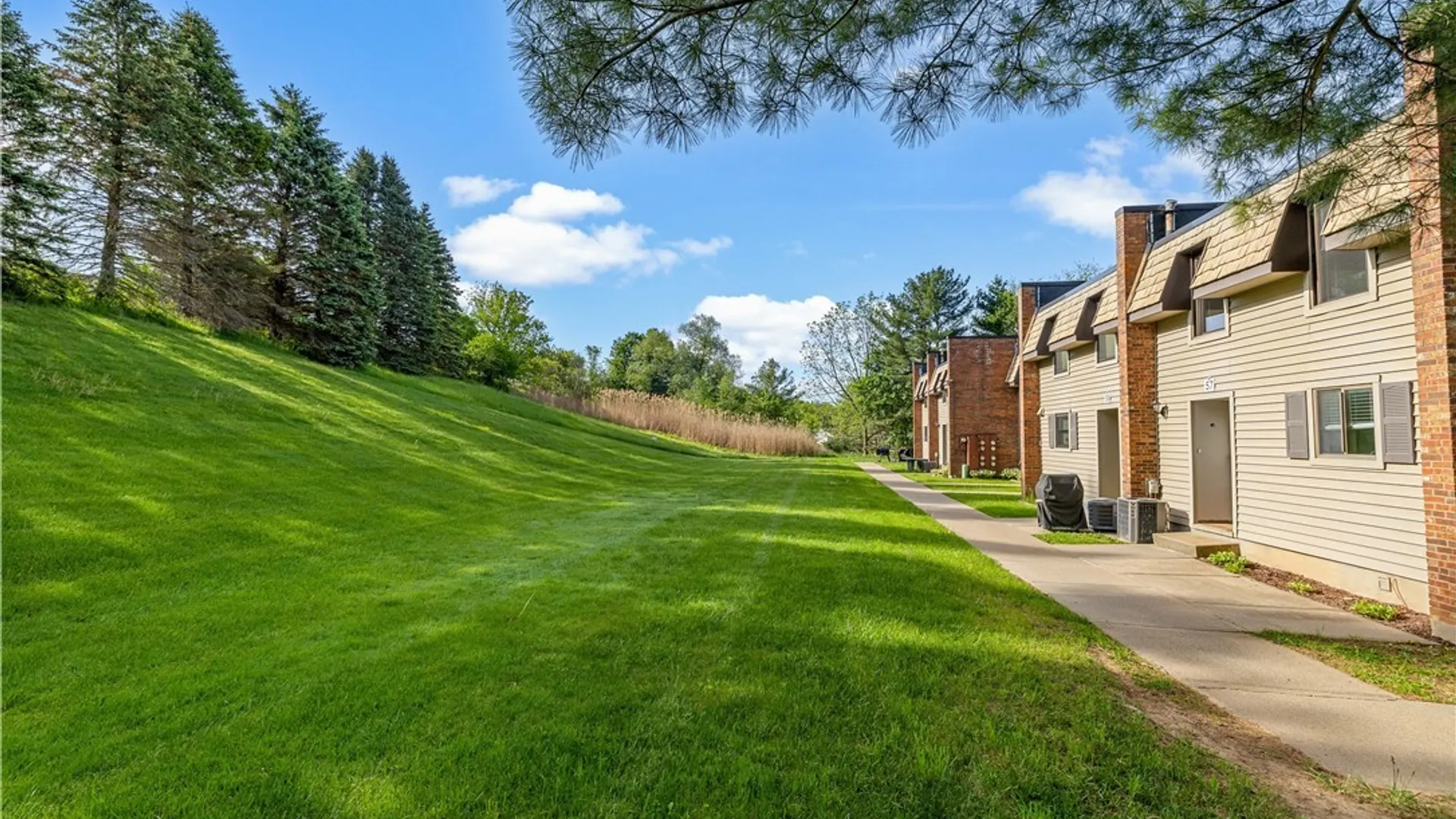 Property at 57 Chestnut Hills, New Hartford, NY 13413 2