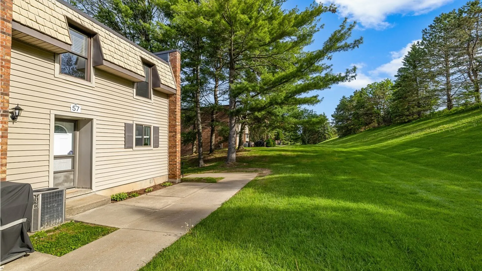 Property at 57 Chestnut Hills, New Hartford, NY 13413 28