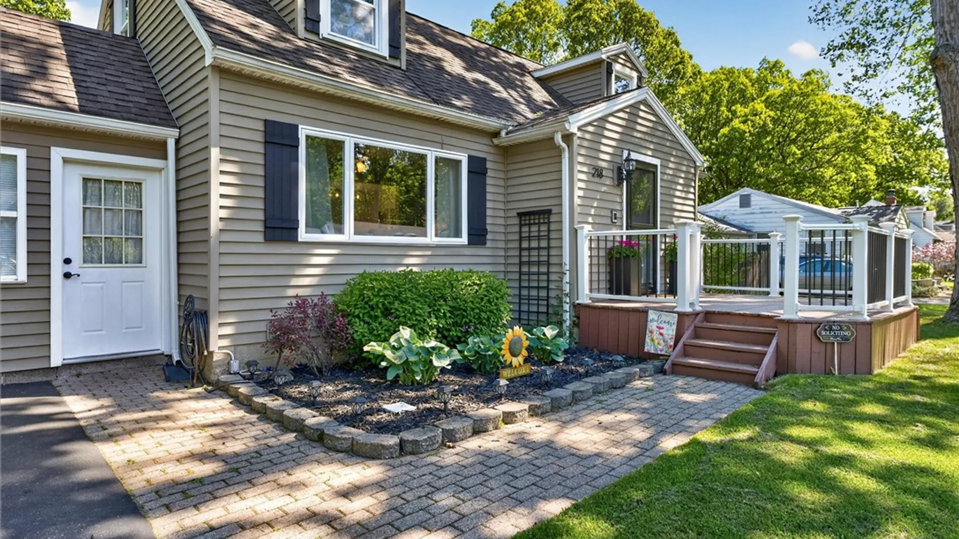 Property at 218 Oakwood Ln, Webster, NY 14580 3