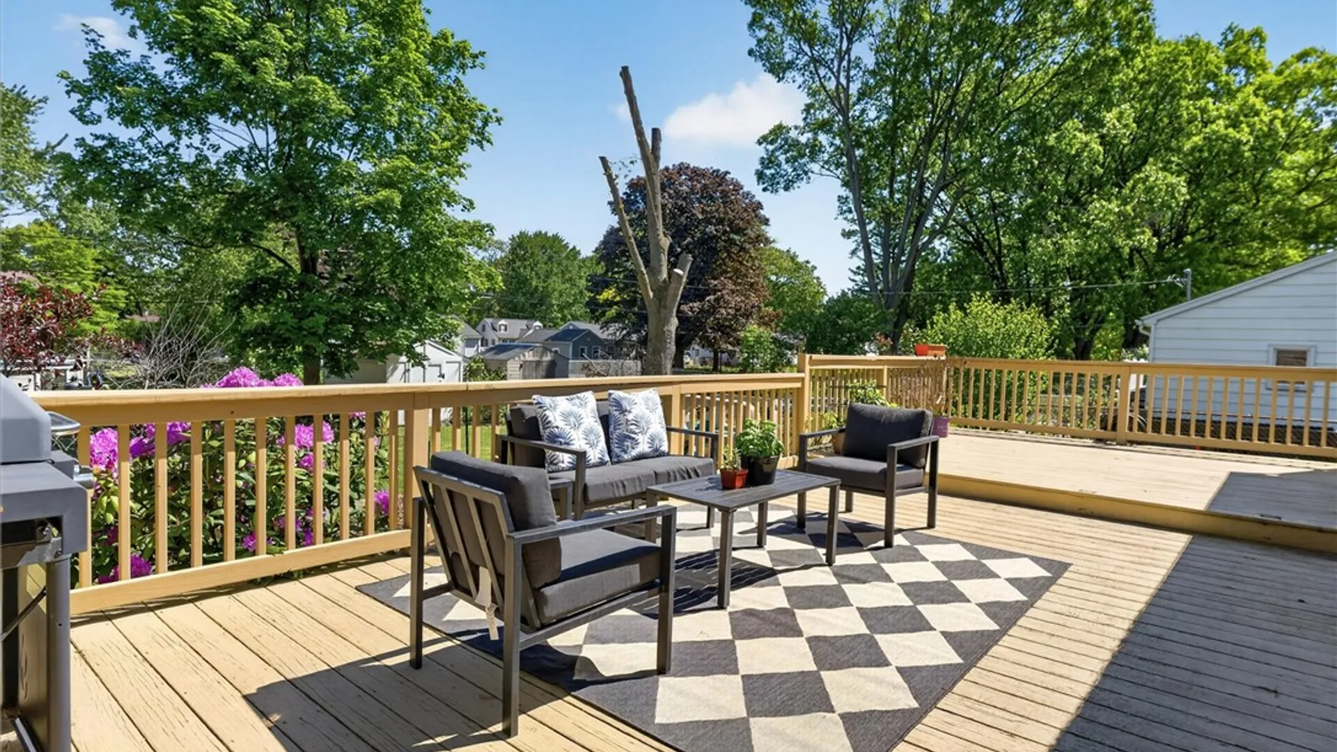 Property at 218 Oakwood Ln, Webster, NY 14580 6