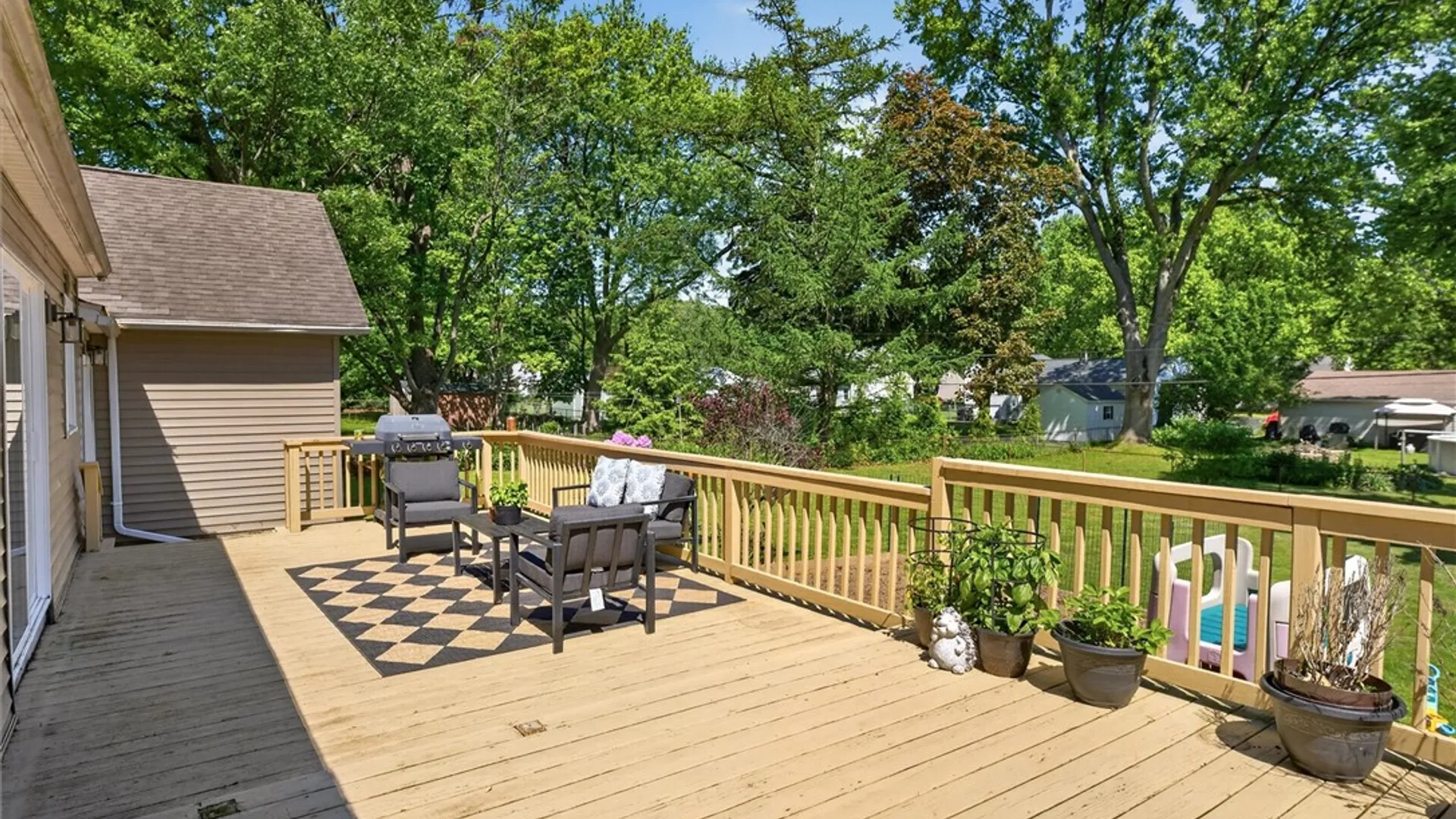 Property at 218 Oakwood Ln, Webster, NY 14580 7
