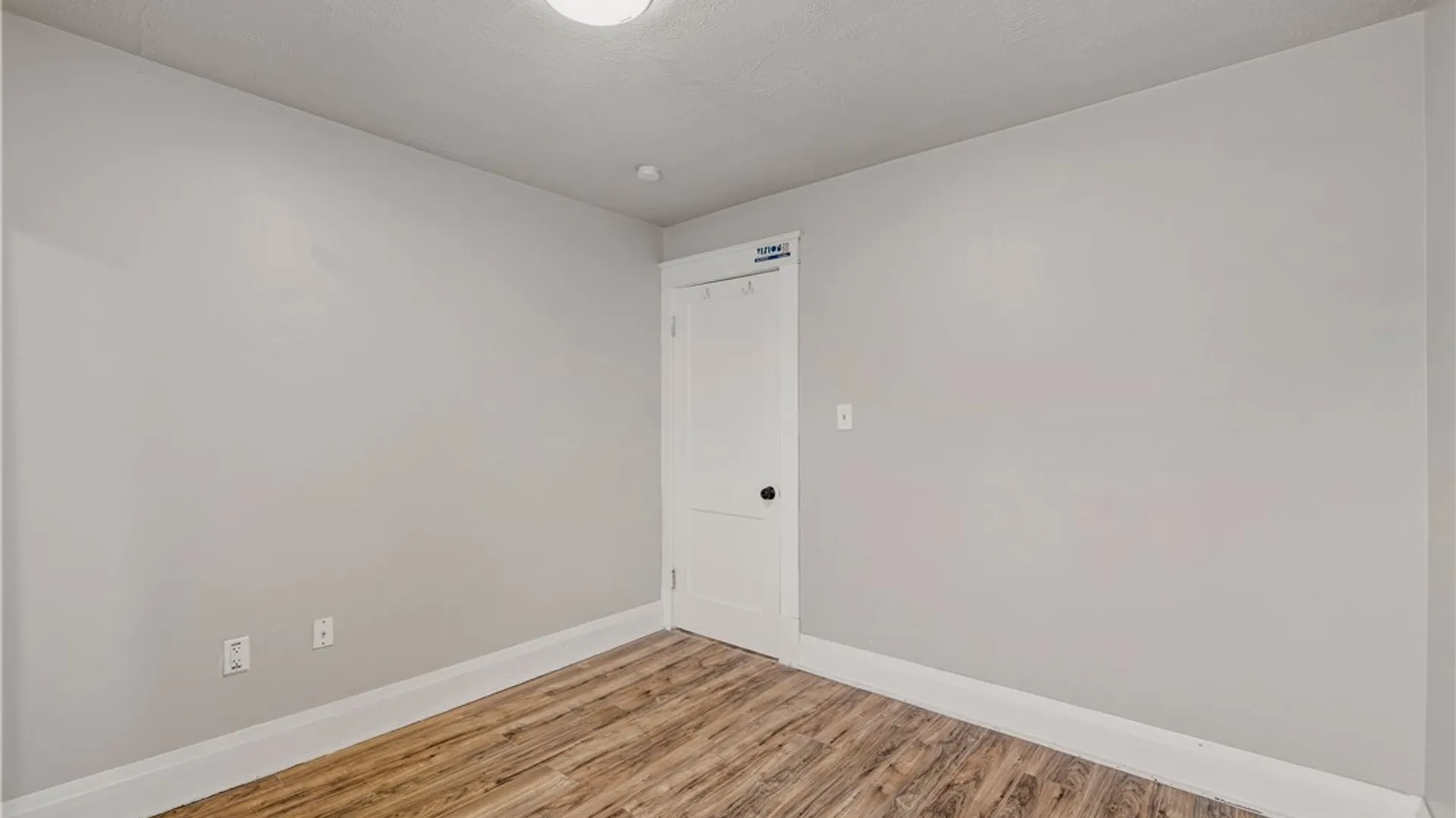 Property at 2526 Walnut Avenue, Niagara Falls, NY 14301 15