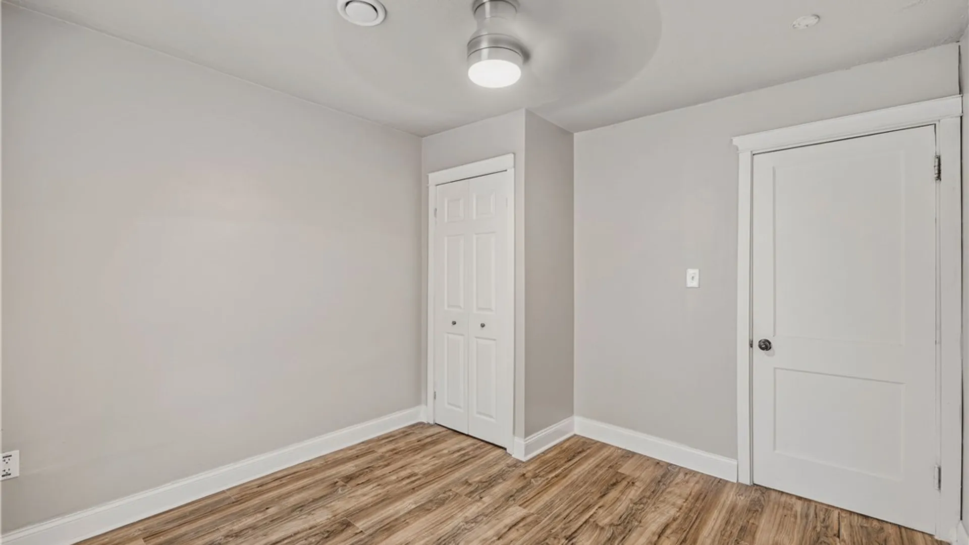 Property at 2526 Walnut Avenue, Niagara Falls, NY 14301 17