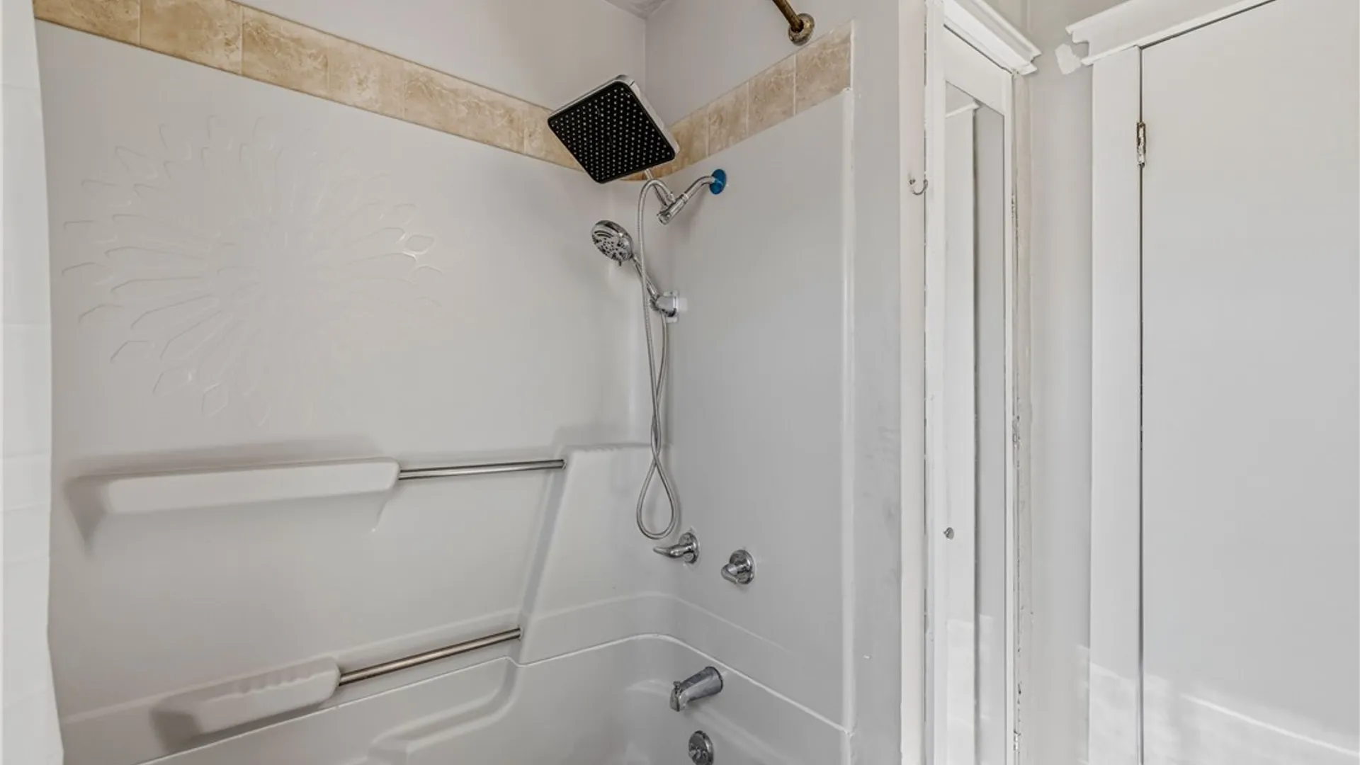 Property at 2526 Walnut Avenue, Niagara Falls, NY 14301 19
