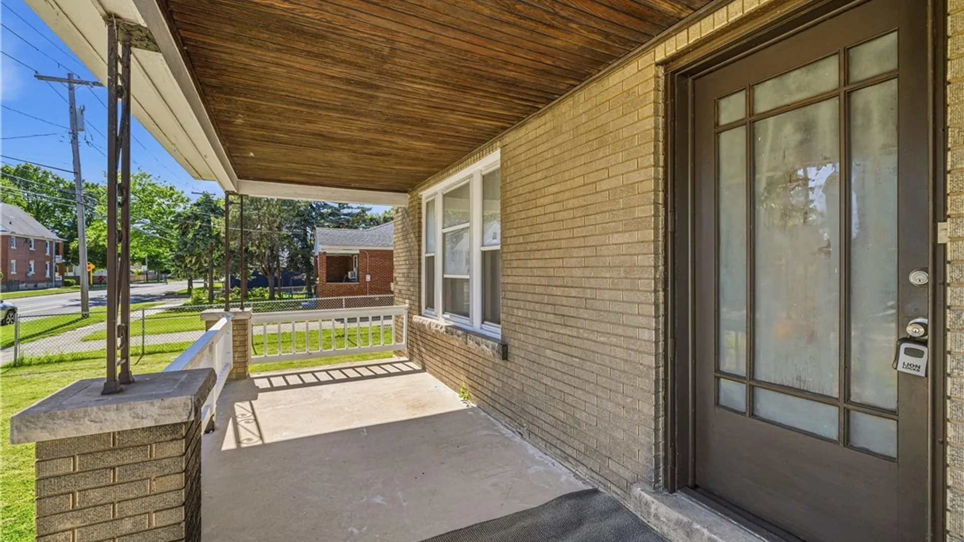 Property at 2526 Walnut Avenue, Niagara Falls, NY 14301 4