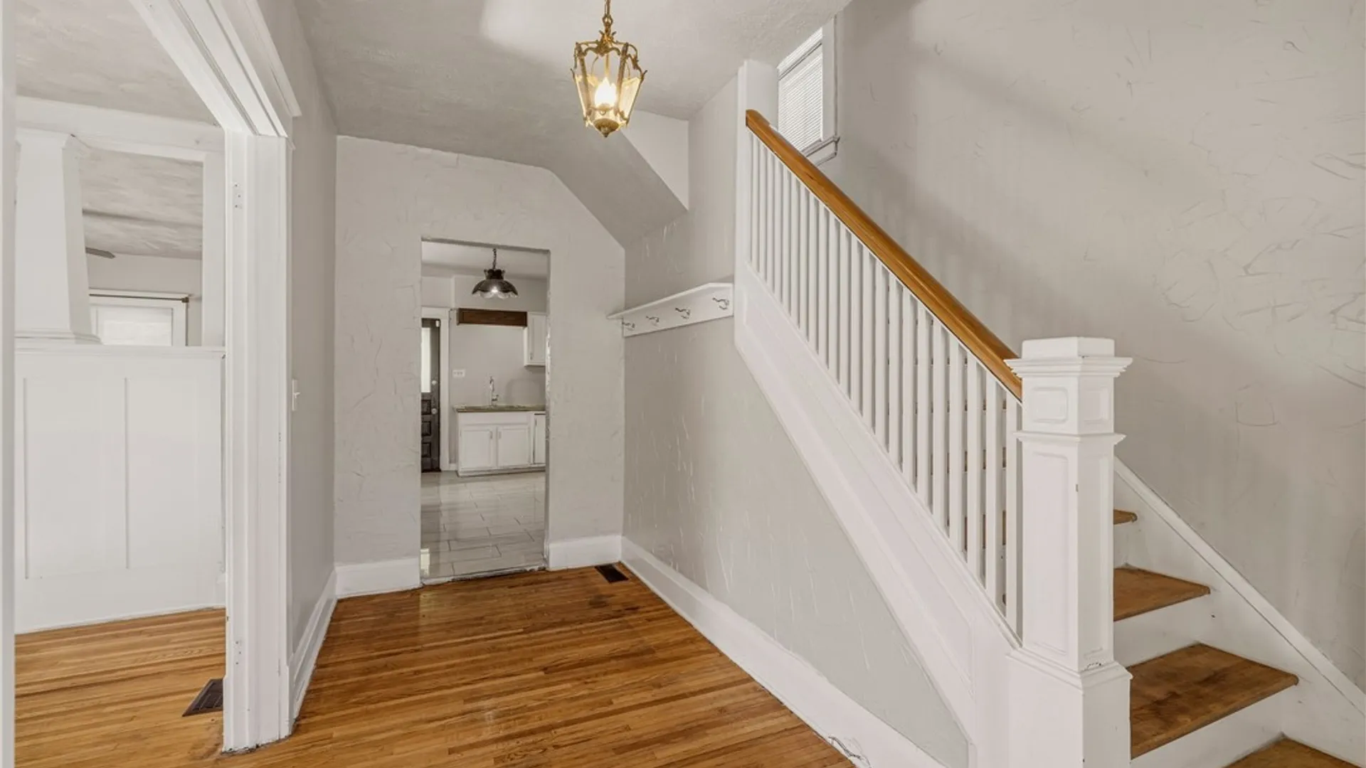Property at 2526 Walnut Avenue, Niagara Falls, NY 14301 5