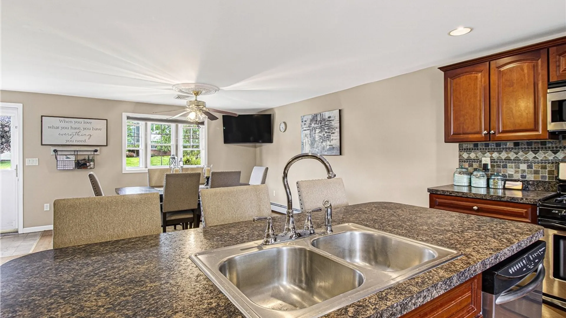 Property at 7 Clintonview Road, New Hartford, NY 13413 12