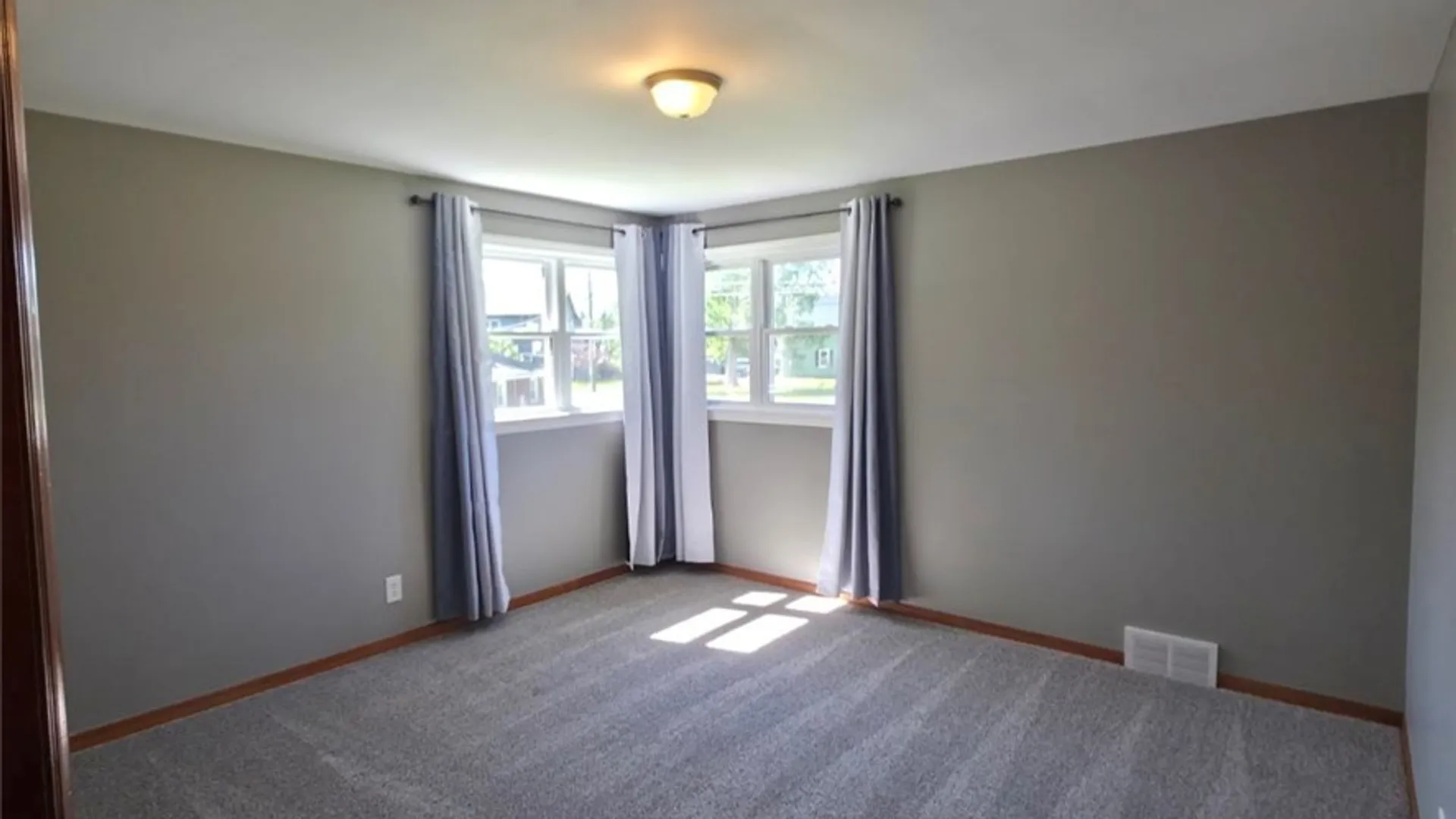 Property at 21 East And West Road, West Seneca, NY 14224 12