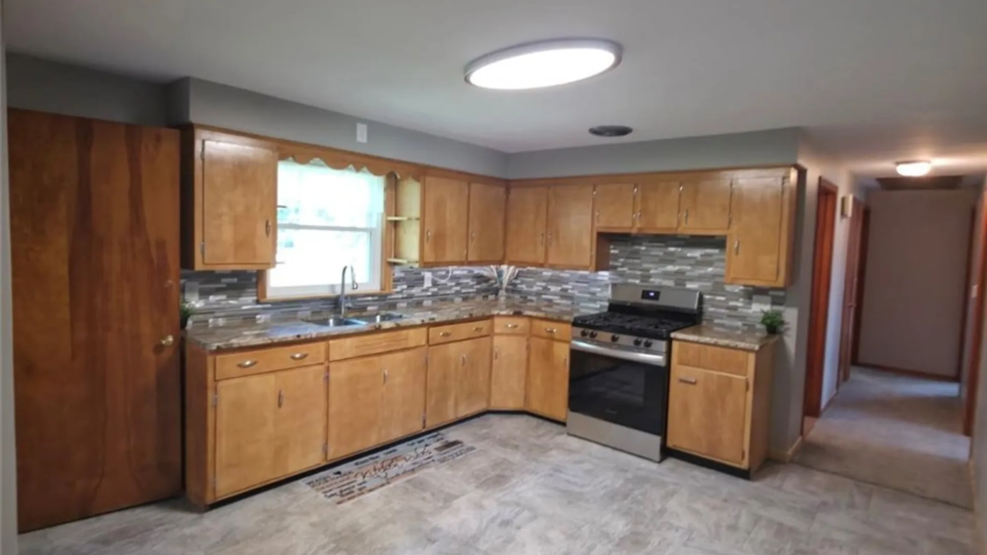 Property at 21 East And West Road, West Seneca, NY 14224 4
