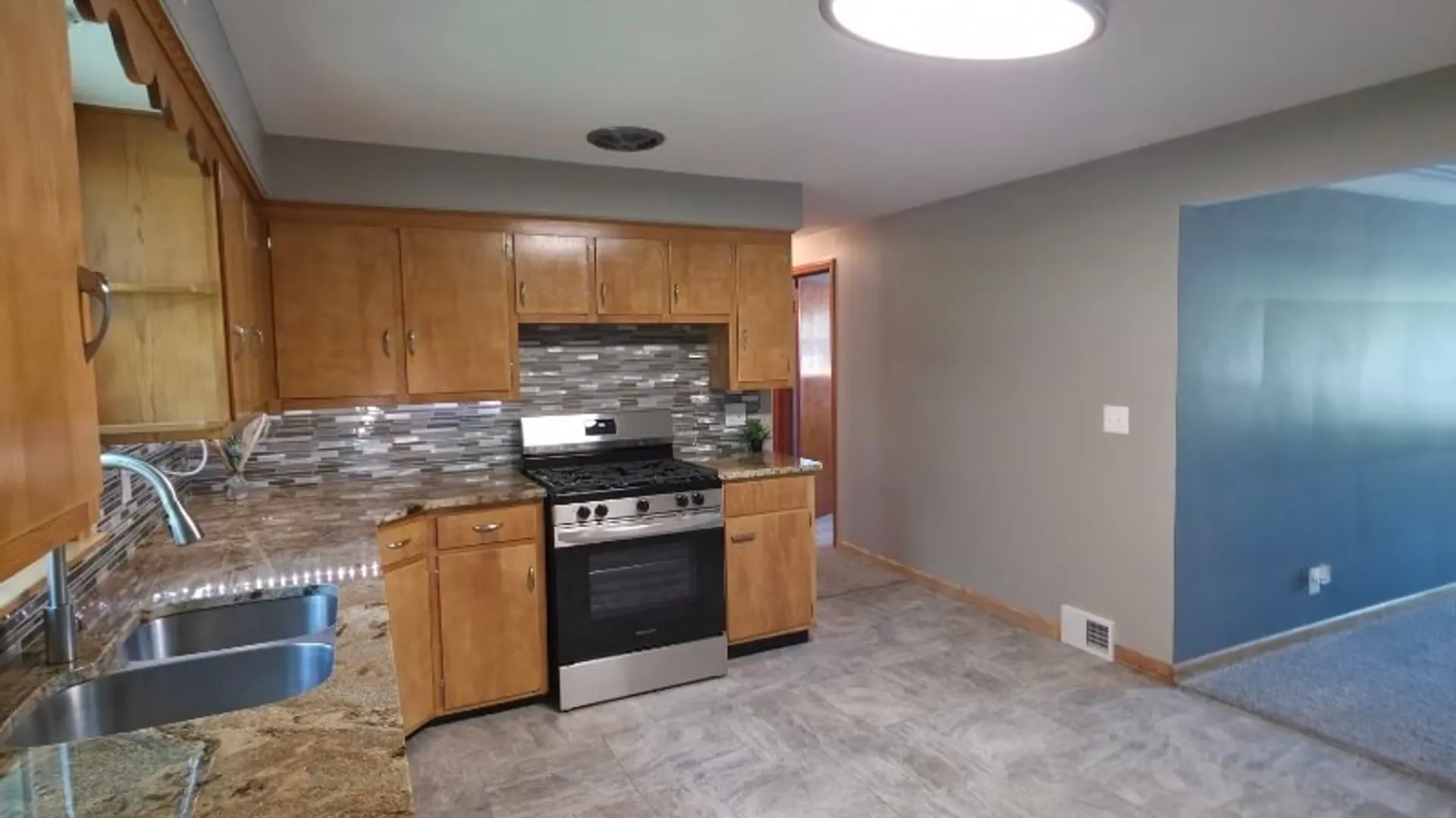 Property at 21 East And West Road, West Seneca, NY 14224 5