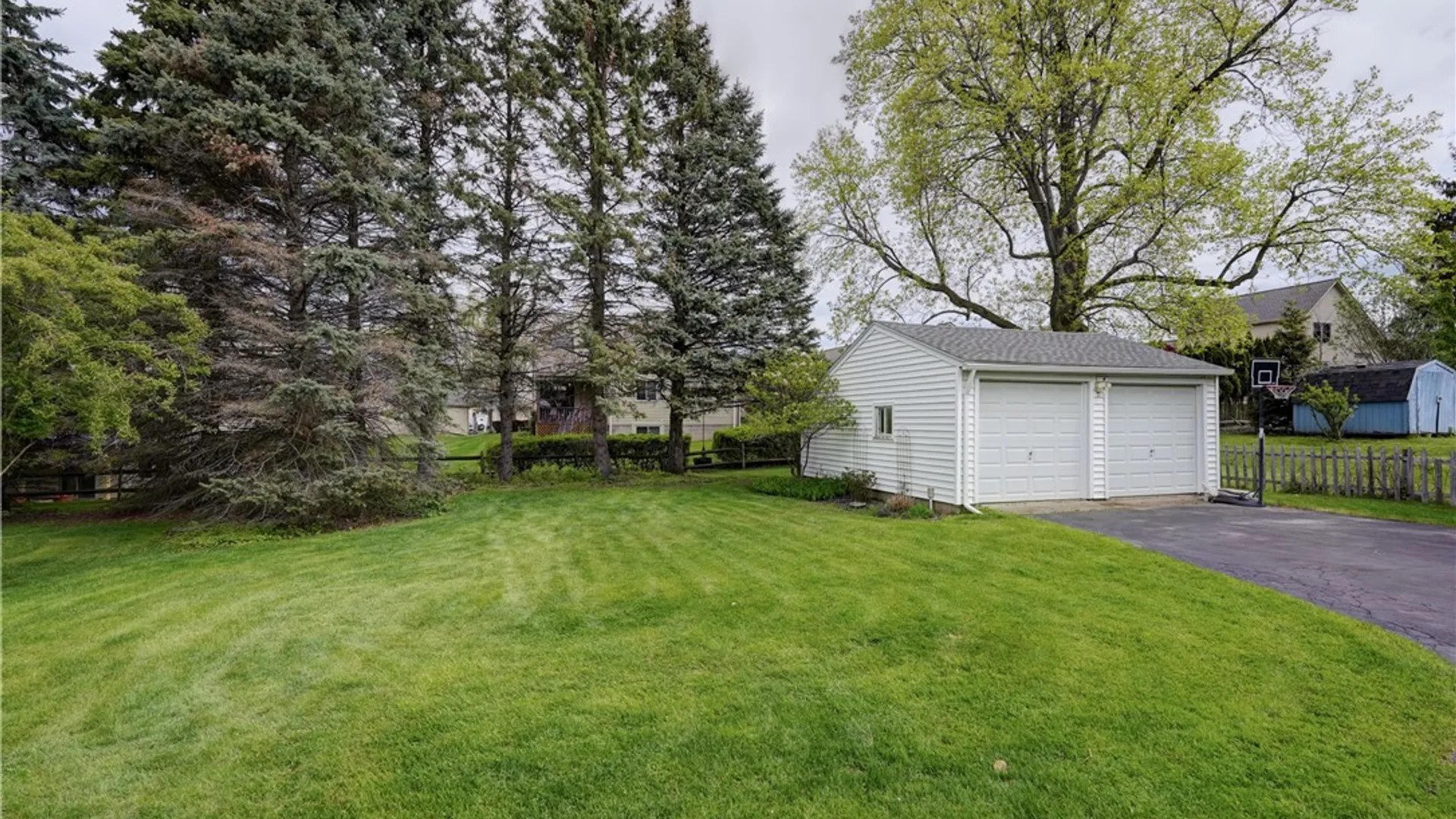 Property at 32 Rossman Drive, Penfield, NY 14580 40