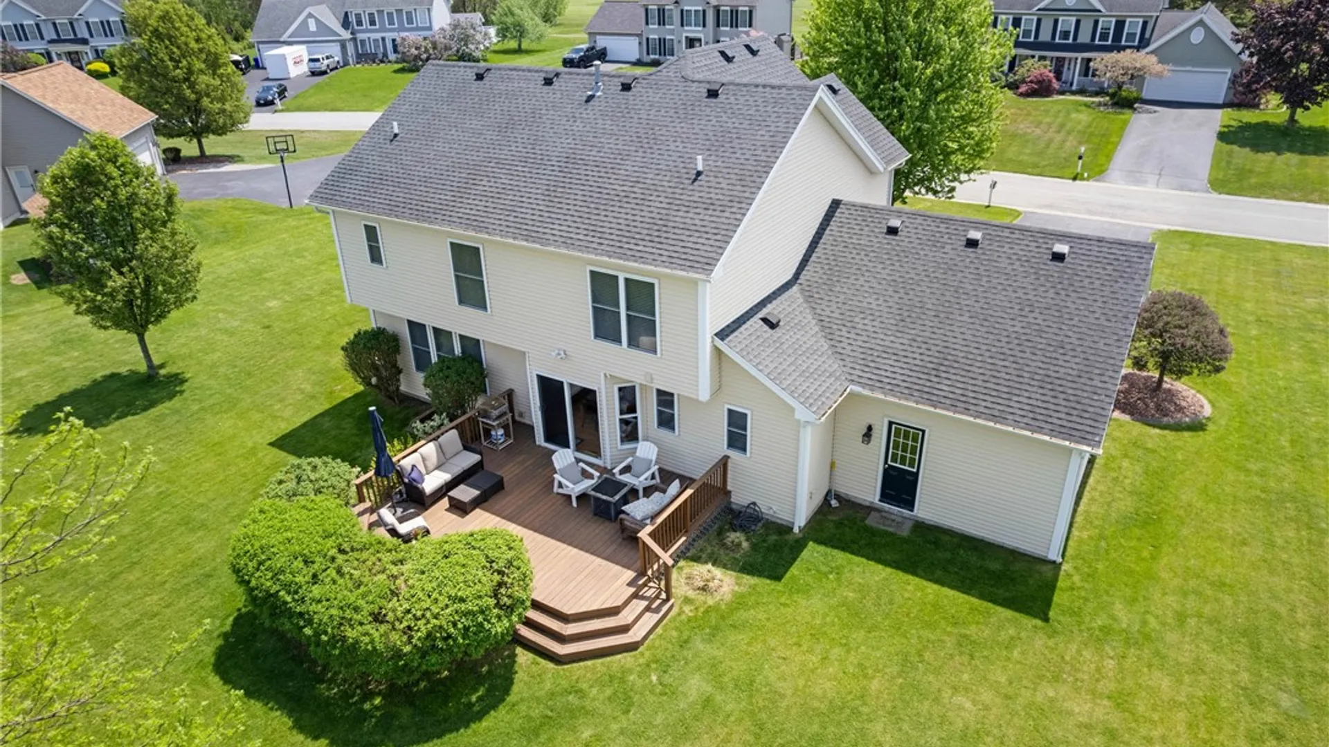 Property at 1332 Cherry Laurel Circle, Webster, NY 14580 31