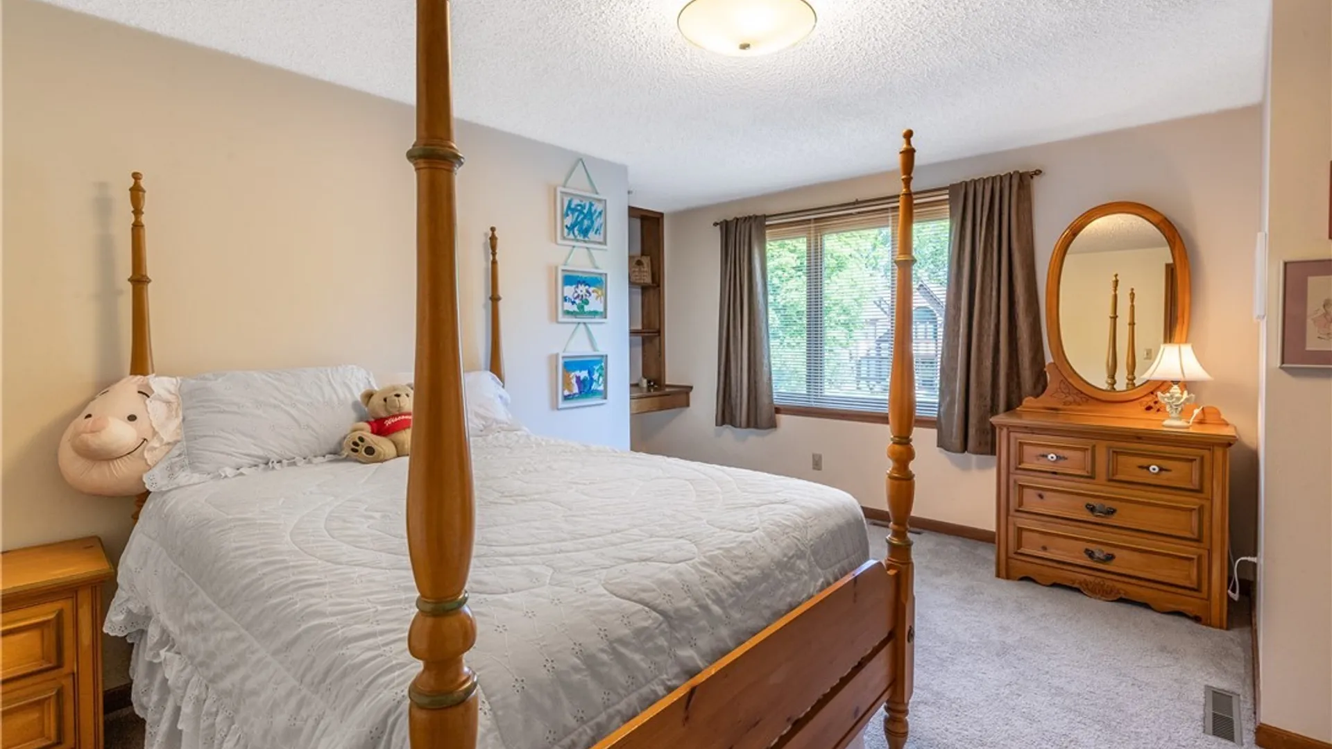 Property at 153 Londonderry Lane, Amherst, NY 14068 26