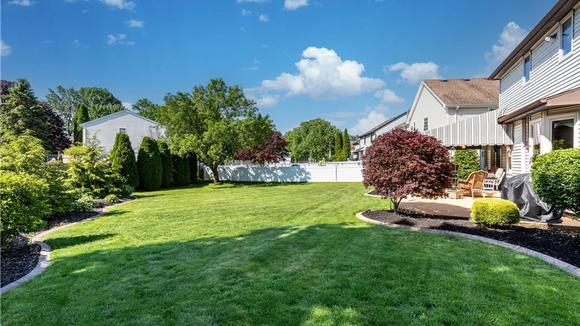 Property at 153 Londonderry Lane, Amherst, NY 14068 41
