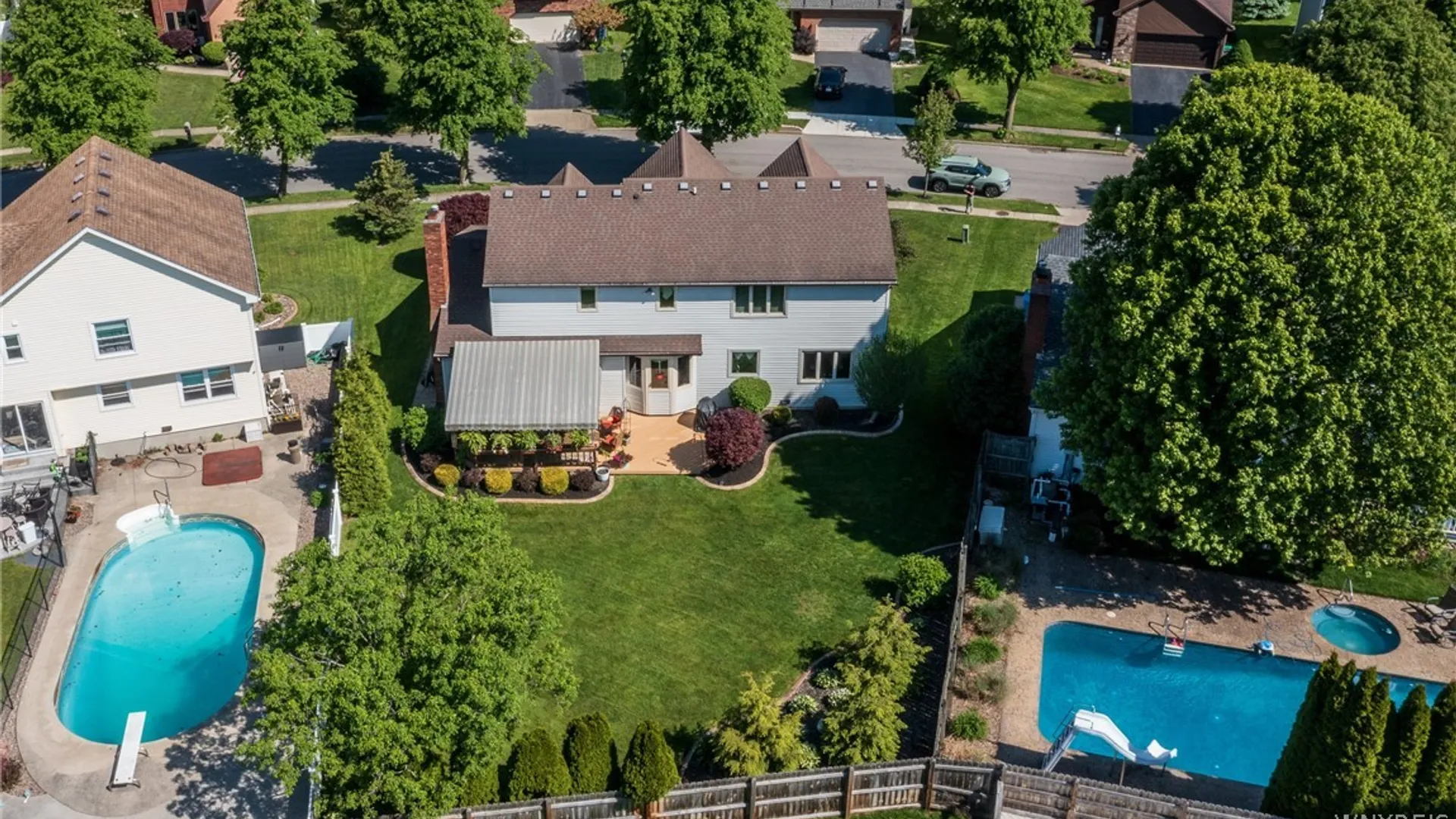 Property at 153 Londonderry Lane, Amherst, NY 14068 43