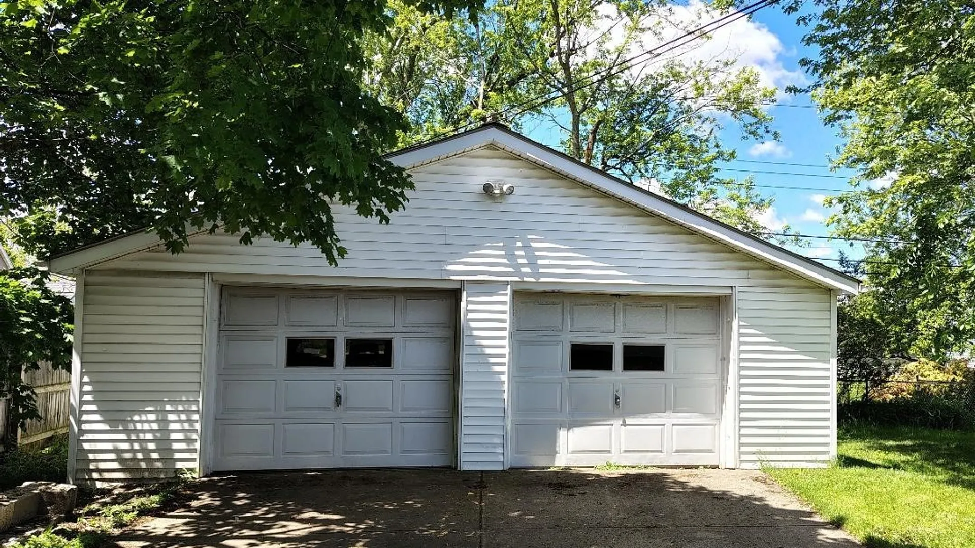 Property at 16 Crestview Avenue, Cheektowaga, NY 14225 16