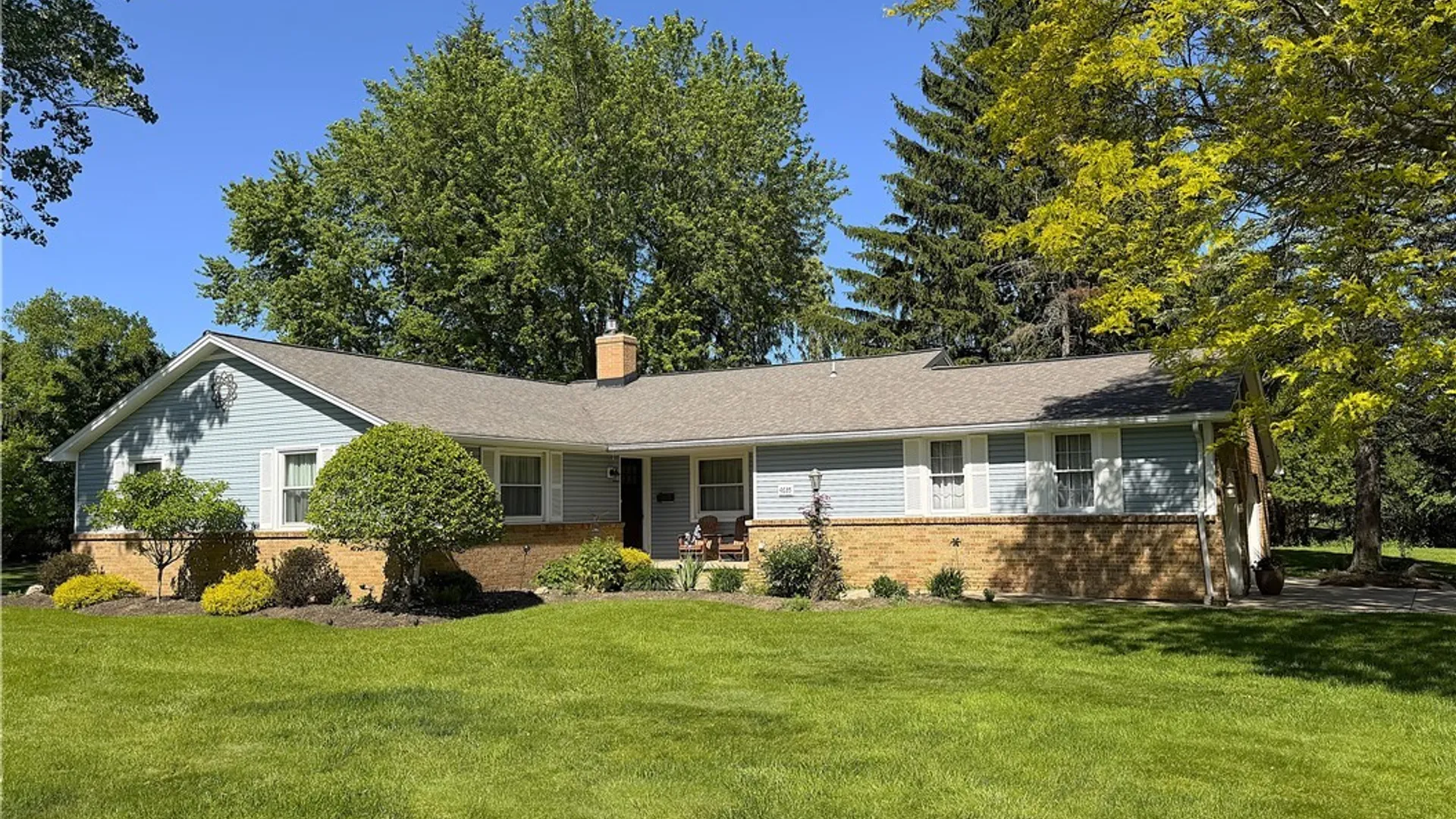 Property at 4635 Hedgewood Drive, Clarence, NY 14221 2