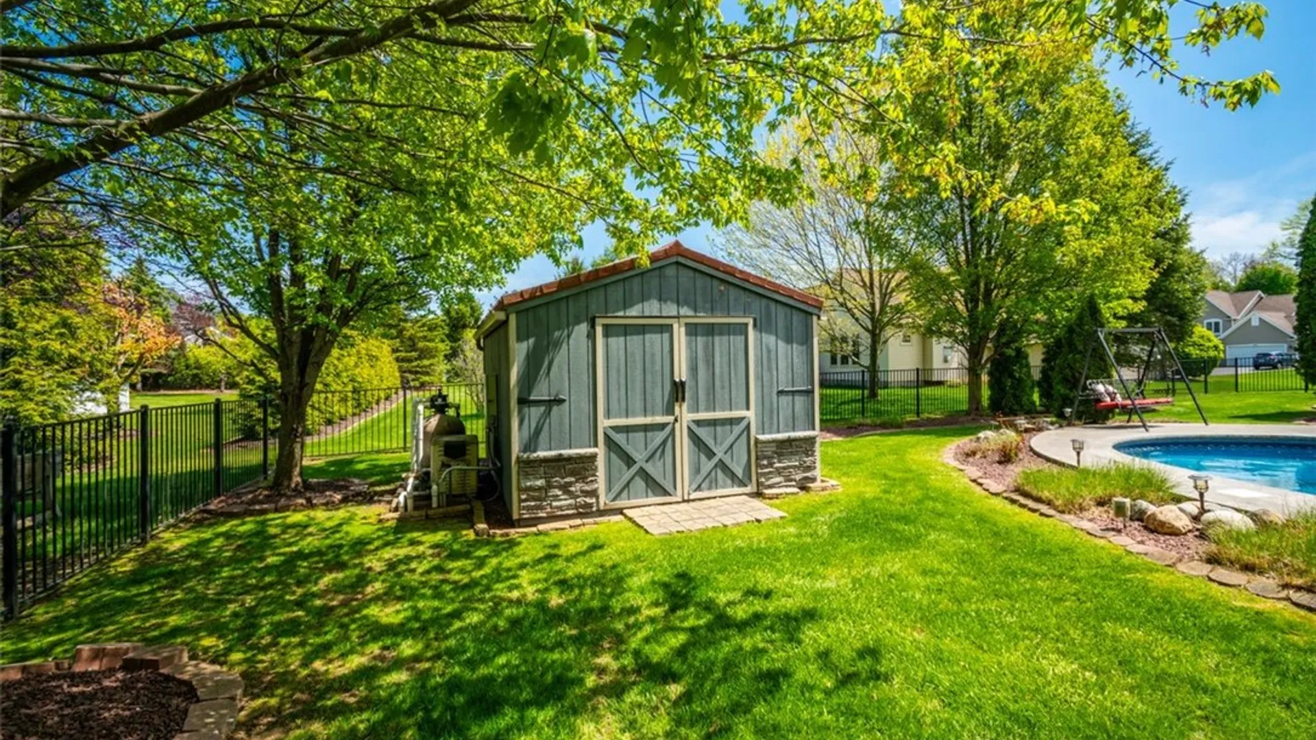 Property at 746 Hailey Dr, Webster, NY 14580 43