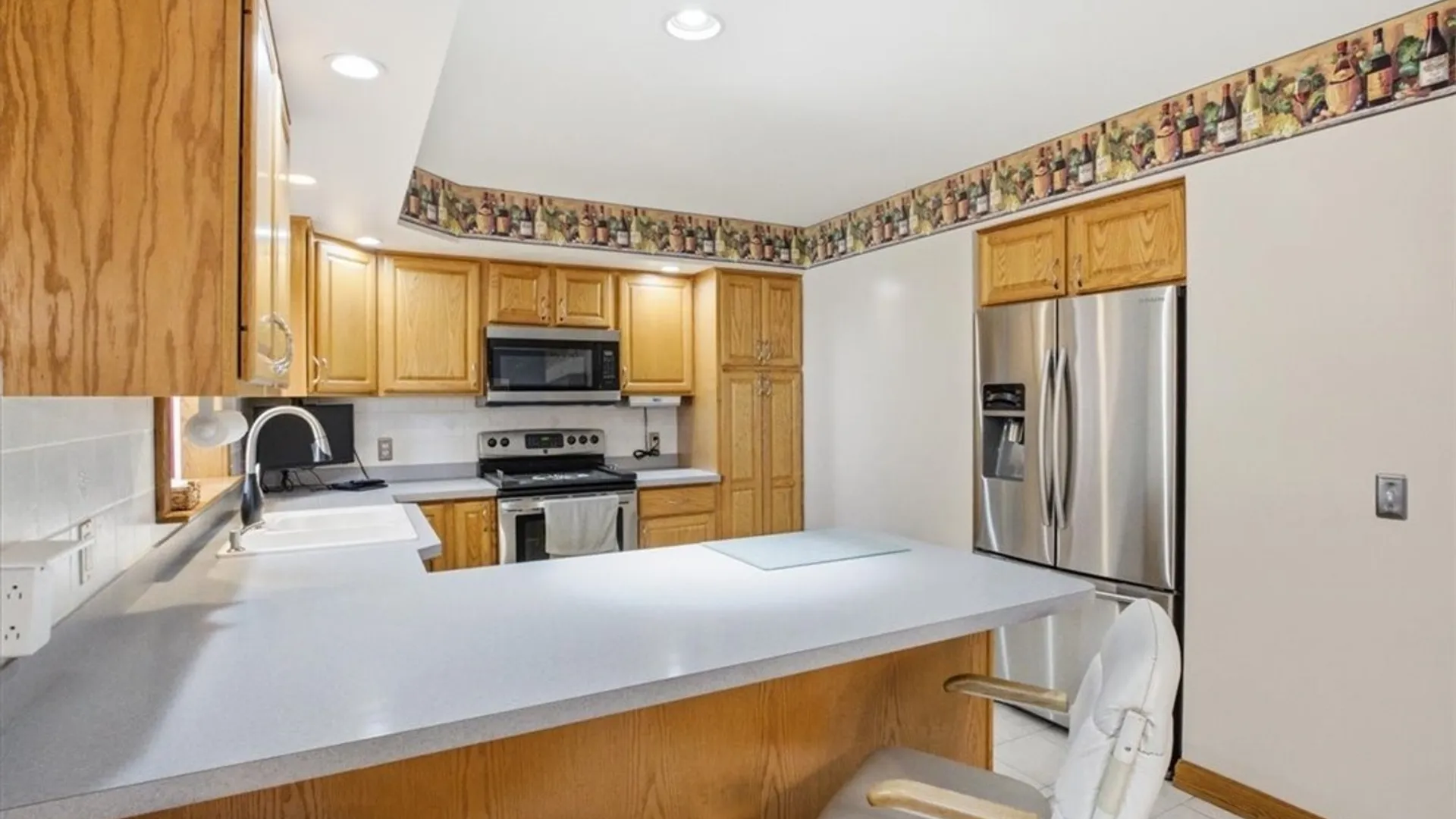Property at 2 Cobblestone Court, Lancaster, NY 14086 12