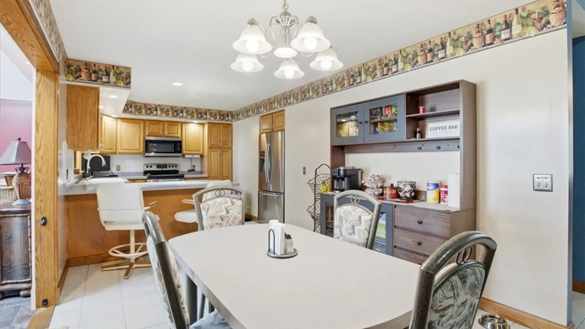 Property at 2 Cobblestone Court, Lancaster, NY 14086 5
