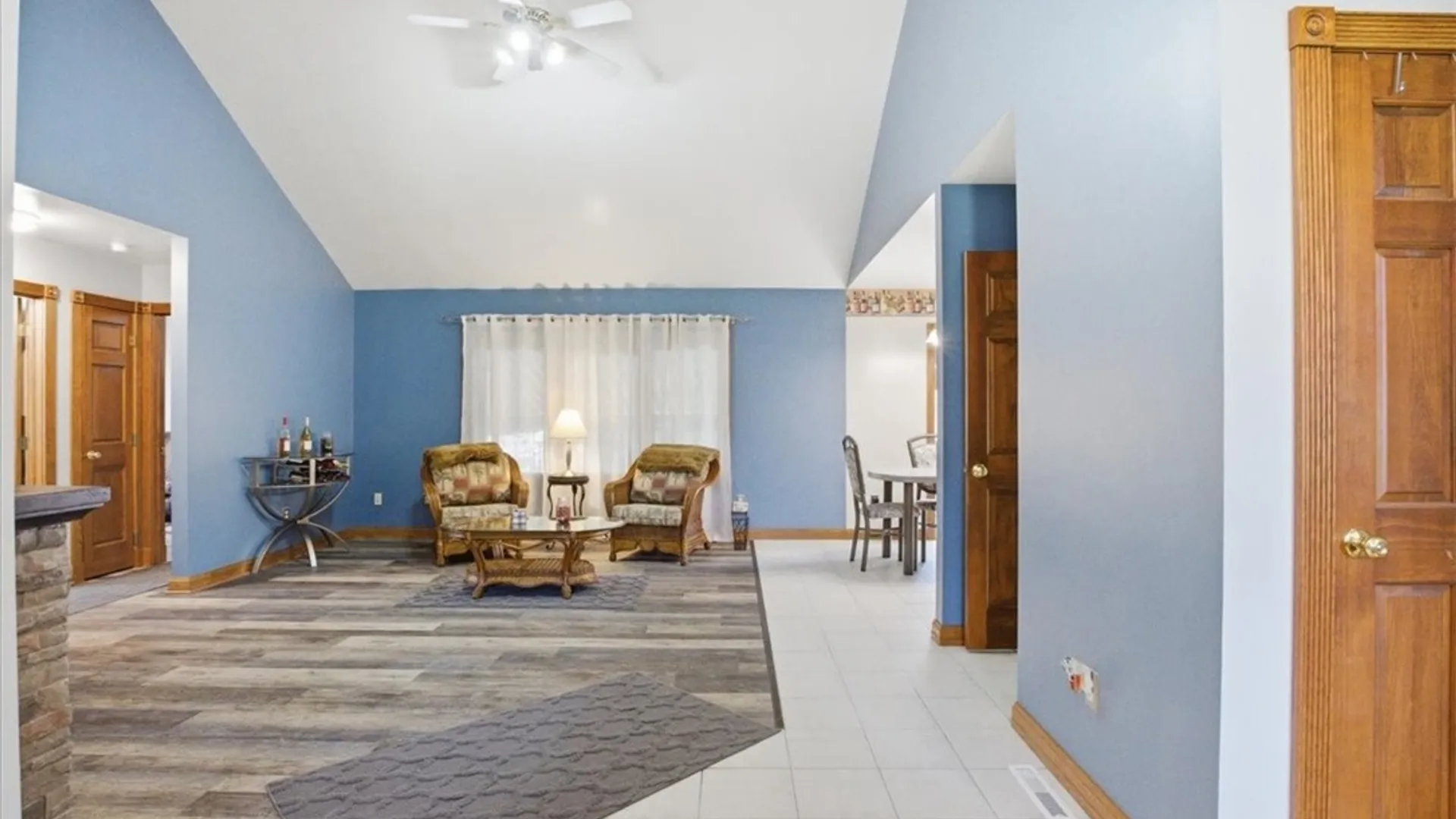 Property at 2 Cobblestone Court, Lancaster, NY 14086 8