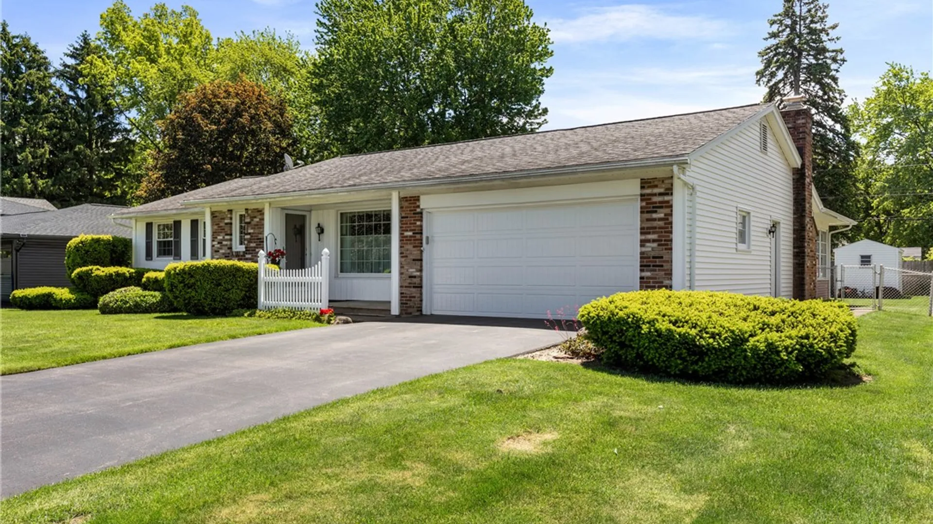 Property at 242 Yarkerdale Drive, Greece, NY 14615 3