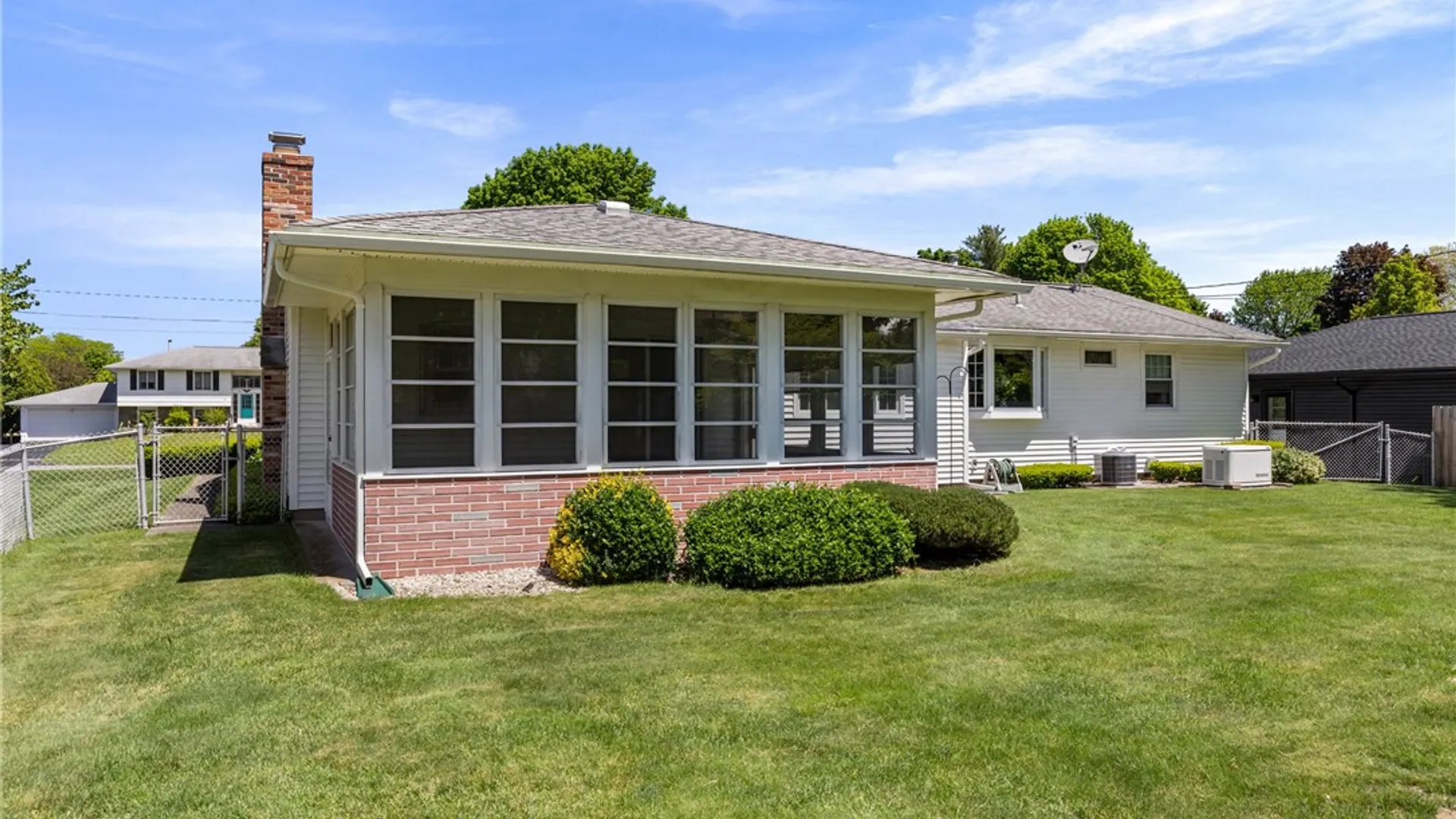 Property at 242 Yarkerdale Drive, Greece, NY 14615 38
