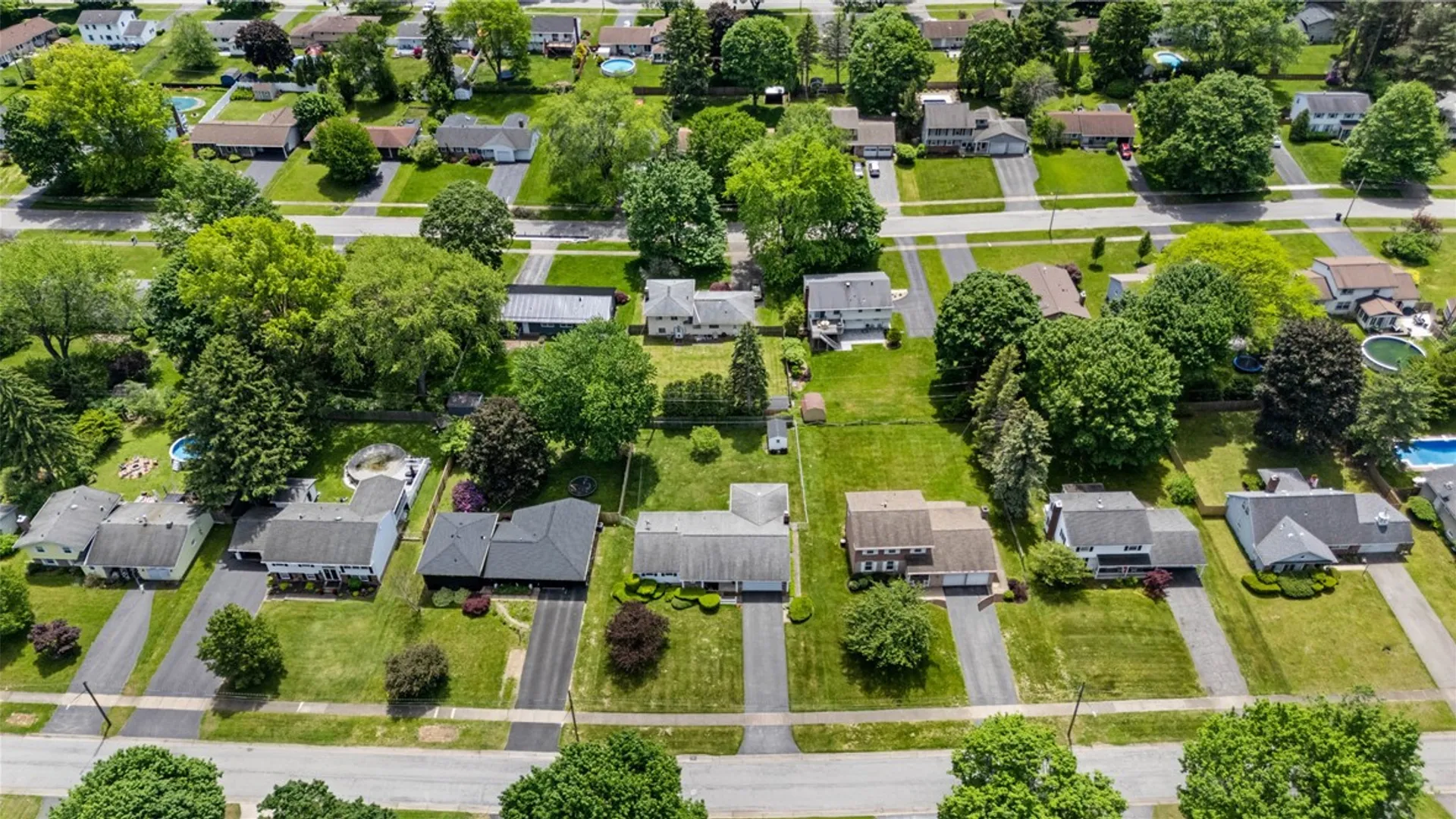 Property at 242 Yarkerdale Drive, Greece, NY 14615 47