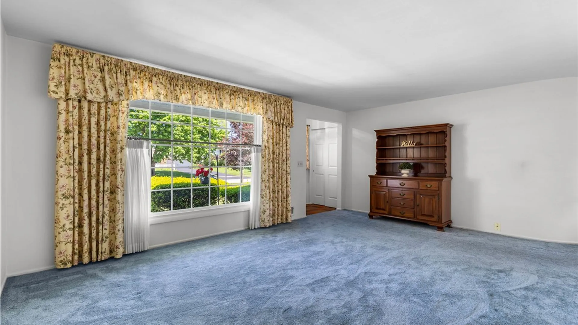 Property at 242 Yarkerdale Drive, Greece, NY 14615 6