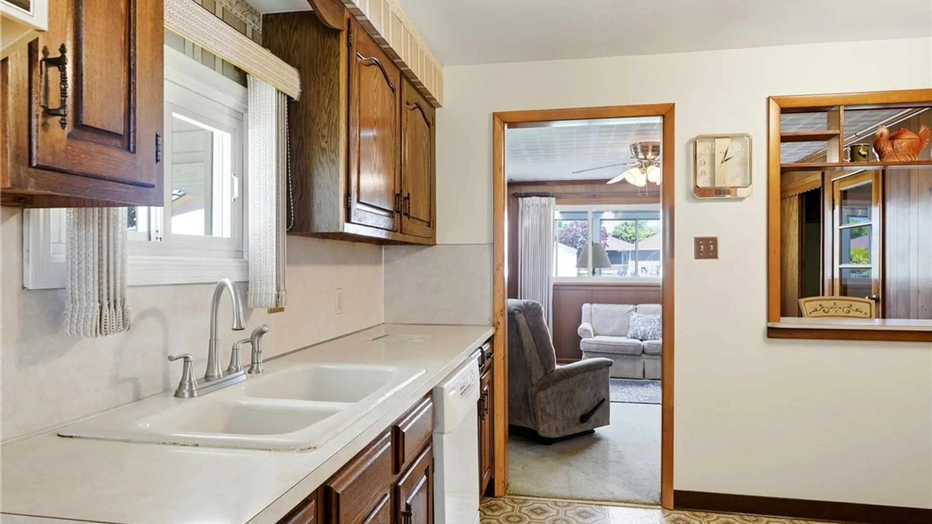 Property at 6906 Lindbergh Avenue, Niagara Falls, NY 14304 10
