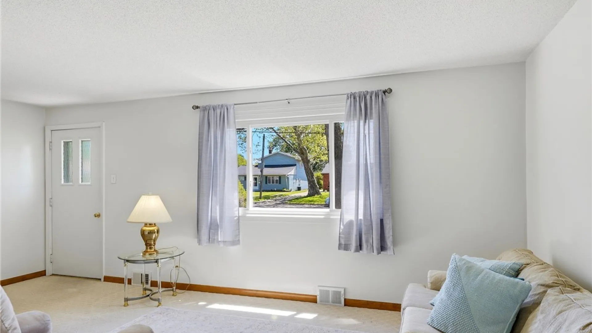 Property at 6906 Lindbergh Avenue, Niagara Falls, NY 14304 7