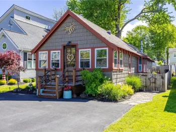 Property at 40 Bateau Terrace, Irondequoit, NY 14617