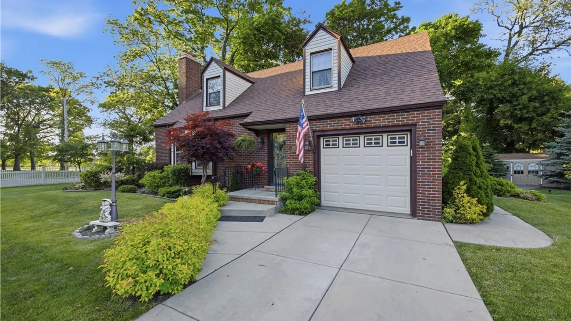 Property at 1306 Thorndale Avenue, Niagara Falls, NY 14305 2