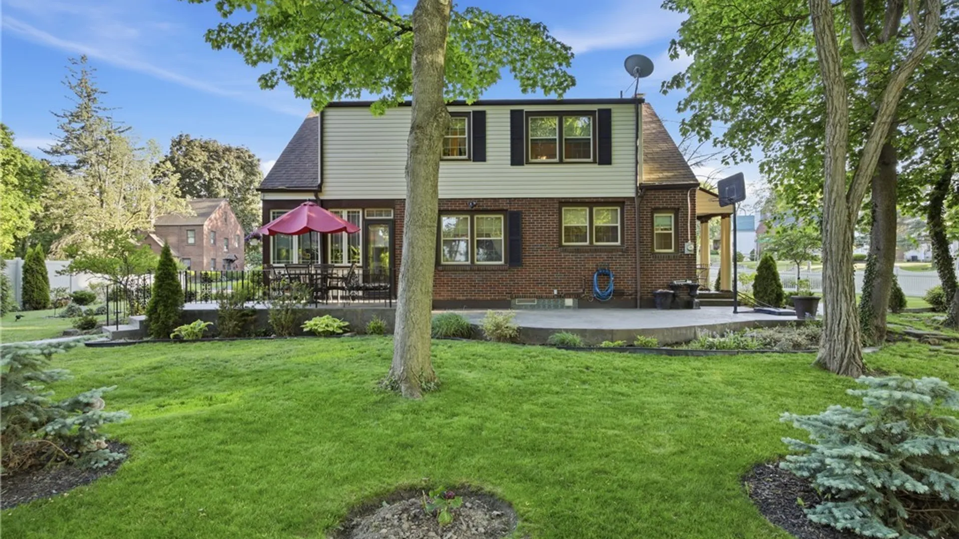 Property at 1306 Thorndale Avenue, Niagara Falls, NY 14305 24