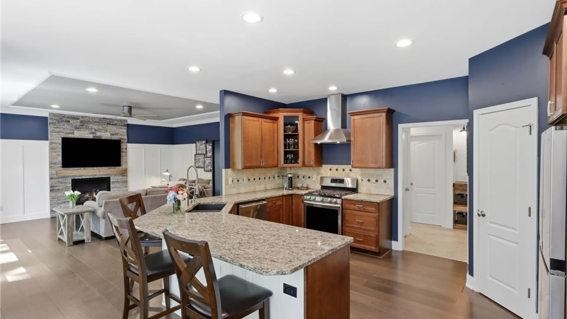 Property at 6 Fernstone Lane, Penfield, NY 14526 10