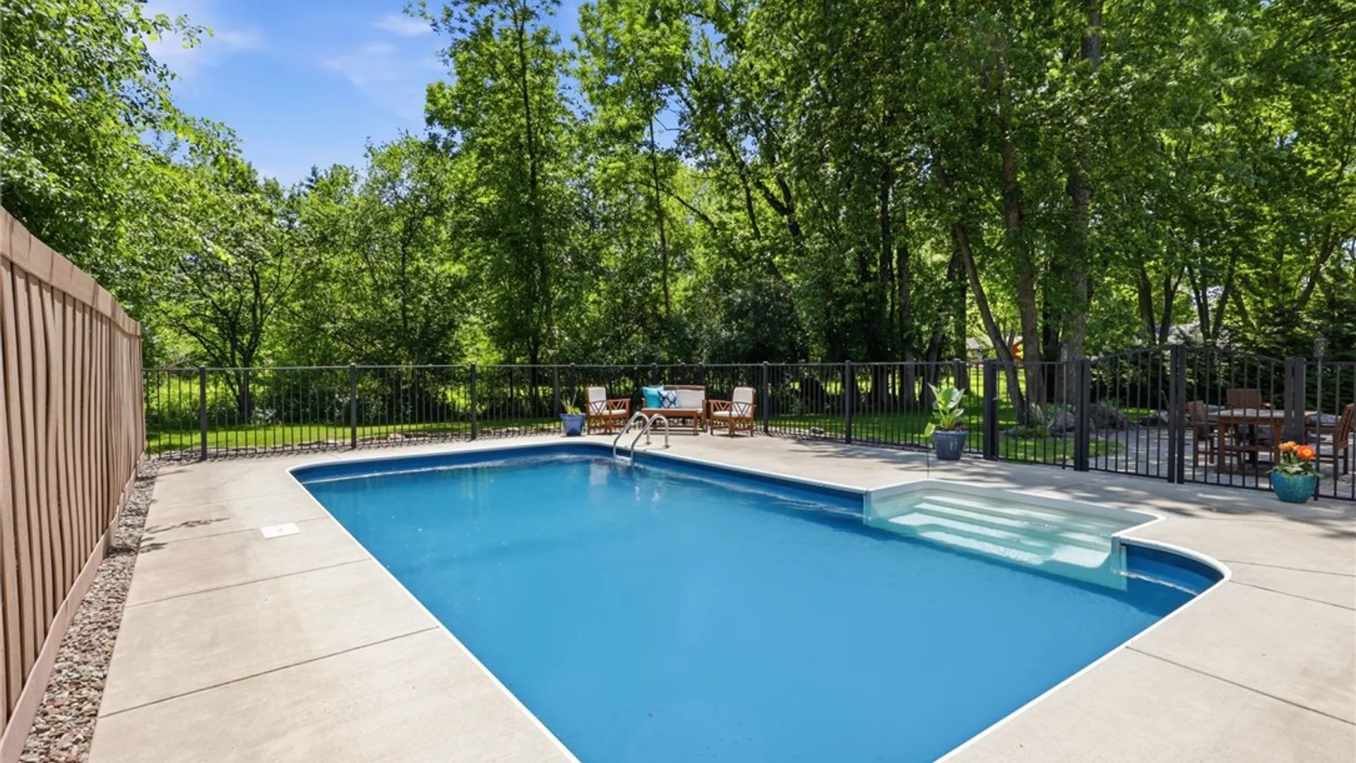 Property at 6 Fernstone Lane, Penfield, NY 14526 39