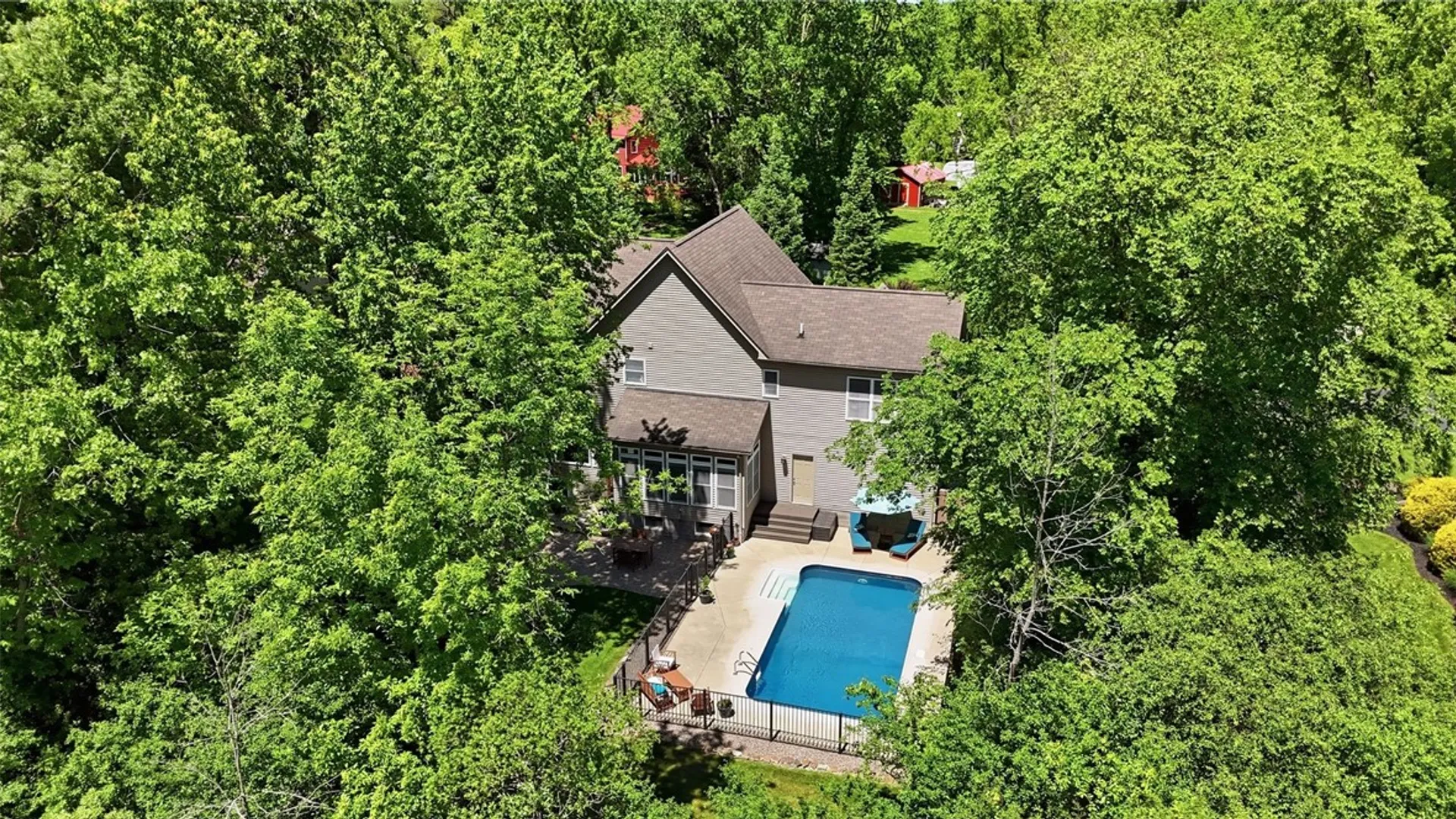 Property at 6 Fernstone Lane, Penfield, NY 14526 47