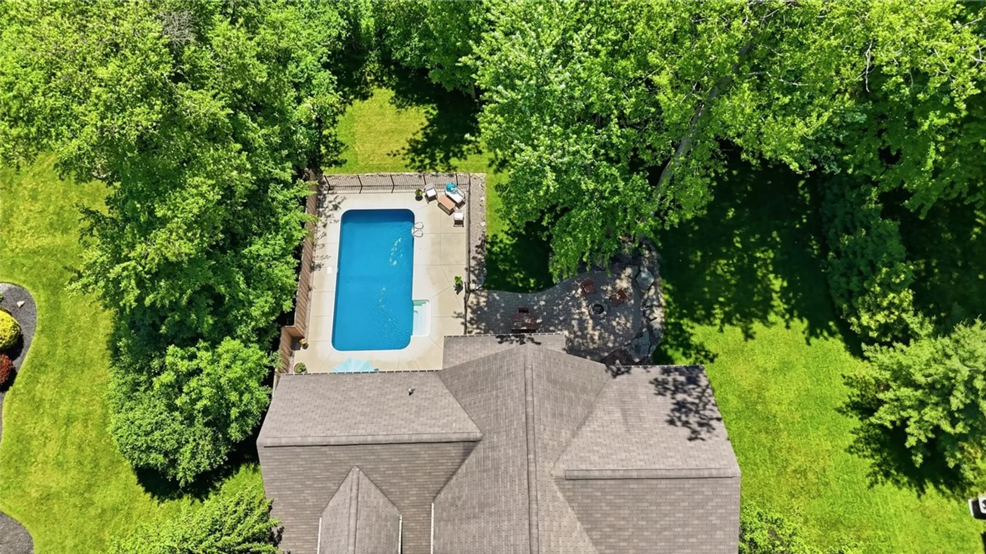 Property at 6 Fernstone Lane, Penfield, NY 14526 49