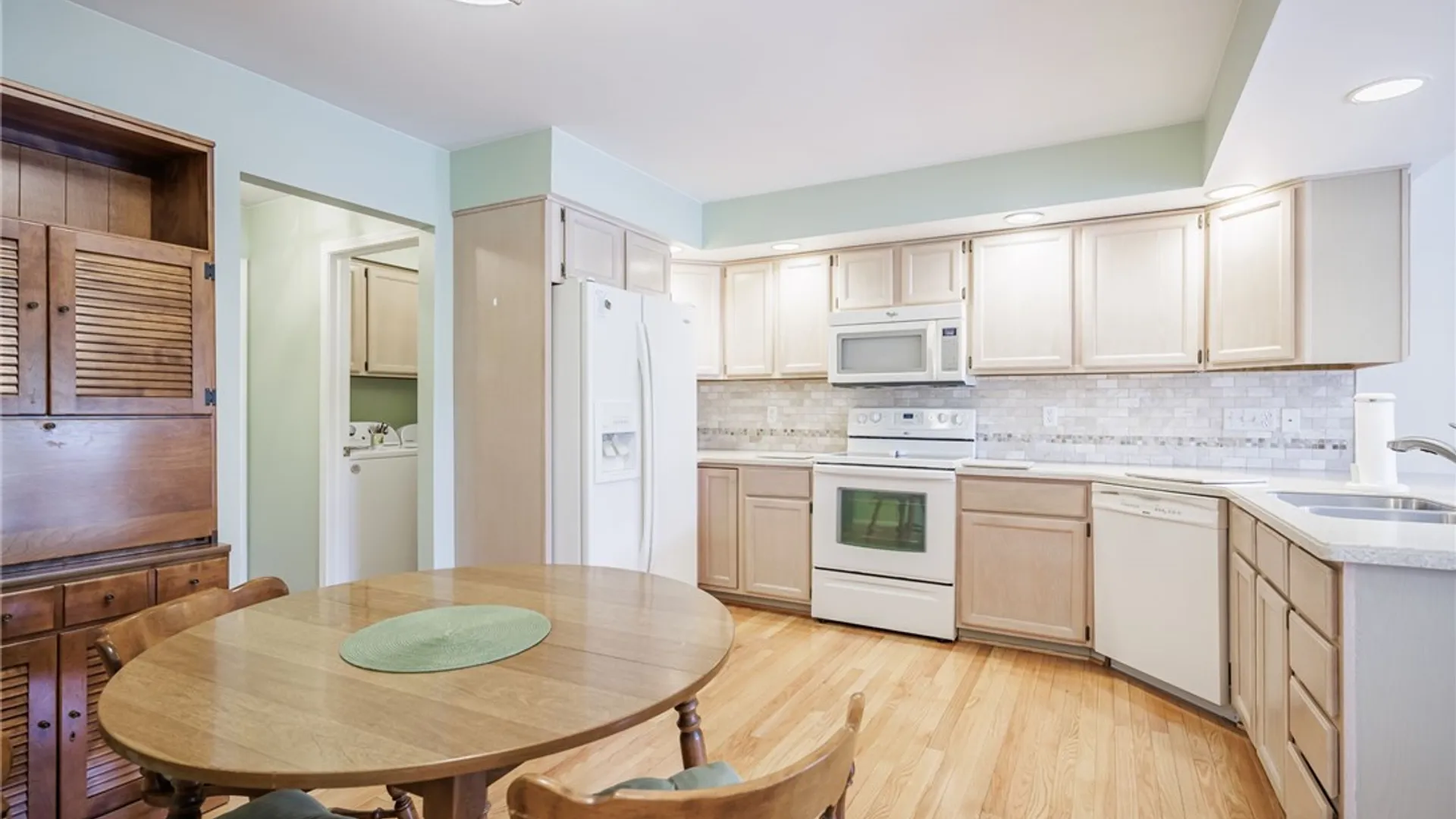 Property at 53 Waterview Circle, Penfield, NY 14625 6