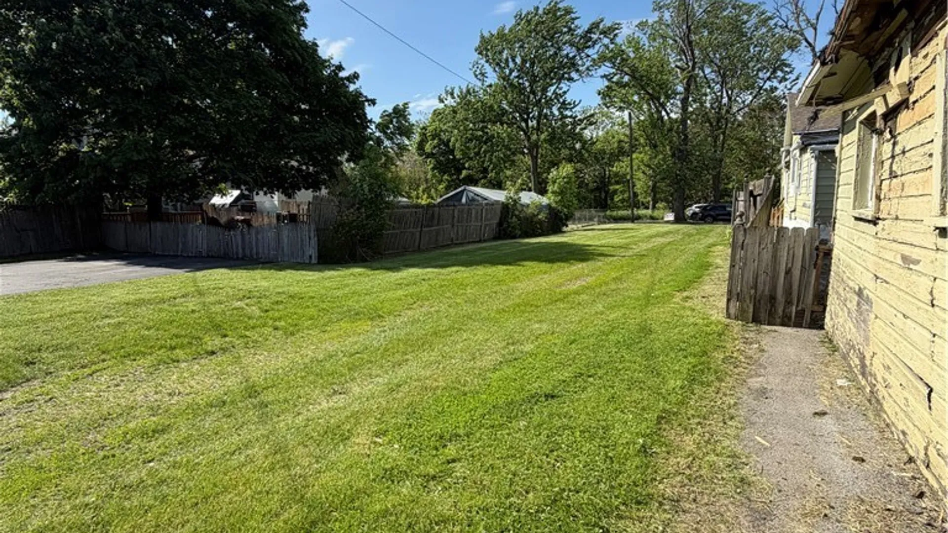 Property at 1115 North Avenue, Niagara Falls, NY 14305 3