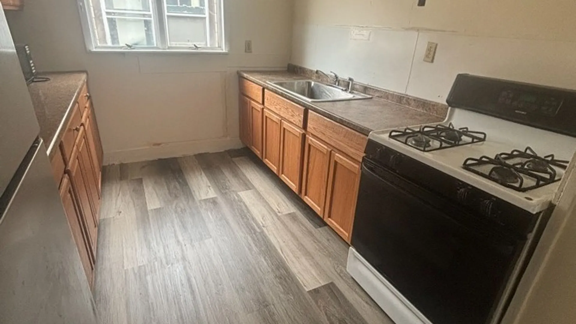 Property at 154 W Winspear Avenue, Buffalo, NY 14214 3
