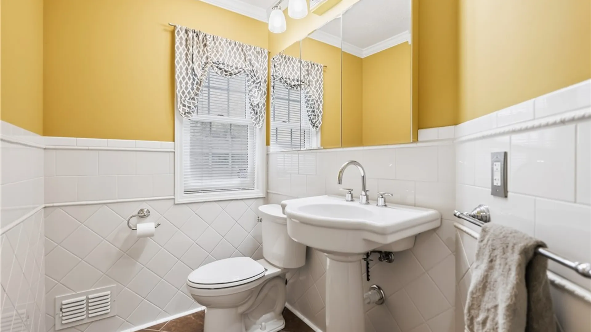 Property at 5 Fresh Meadow Run, Perinton, NY 14526 23