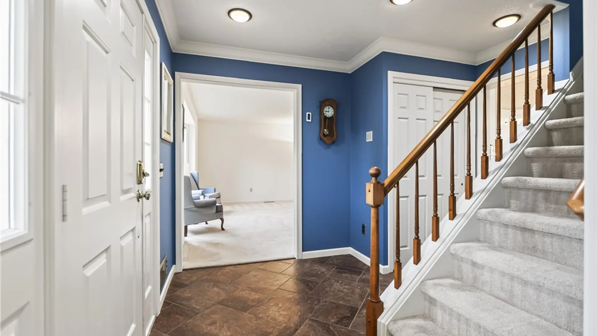 Property at 5 Fresh Meadow Run, Perinton, NY 14526 4