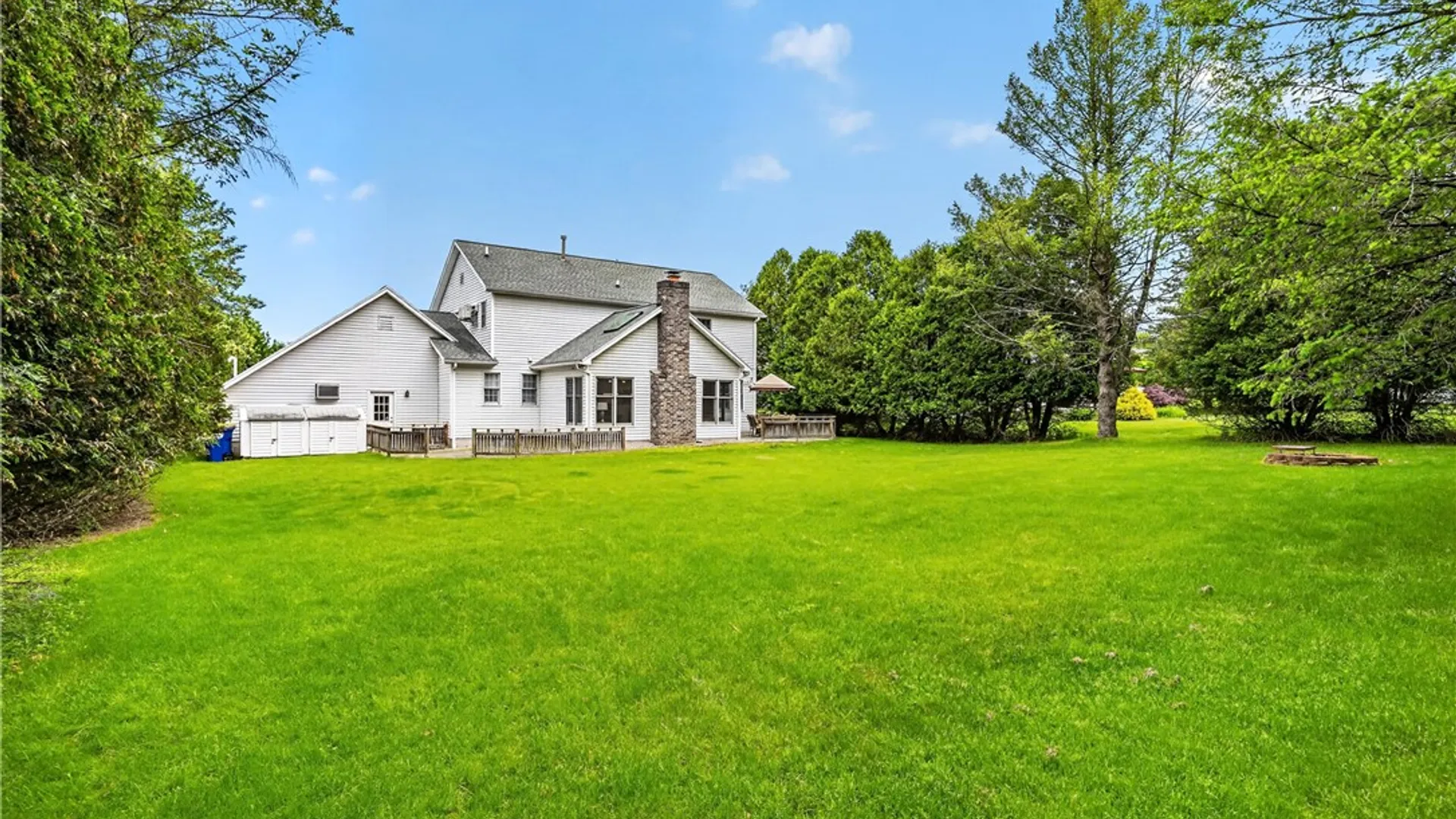 Property at 5 Fresh Meadow Run, Perinton, NY 14526 47