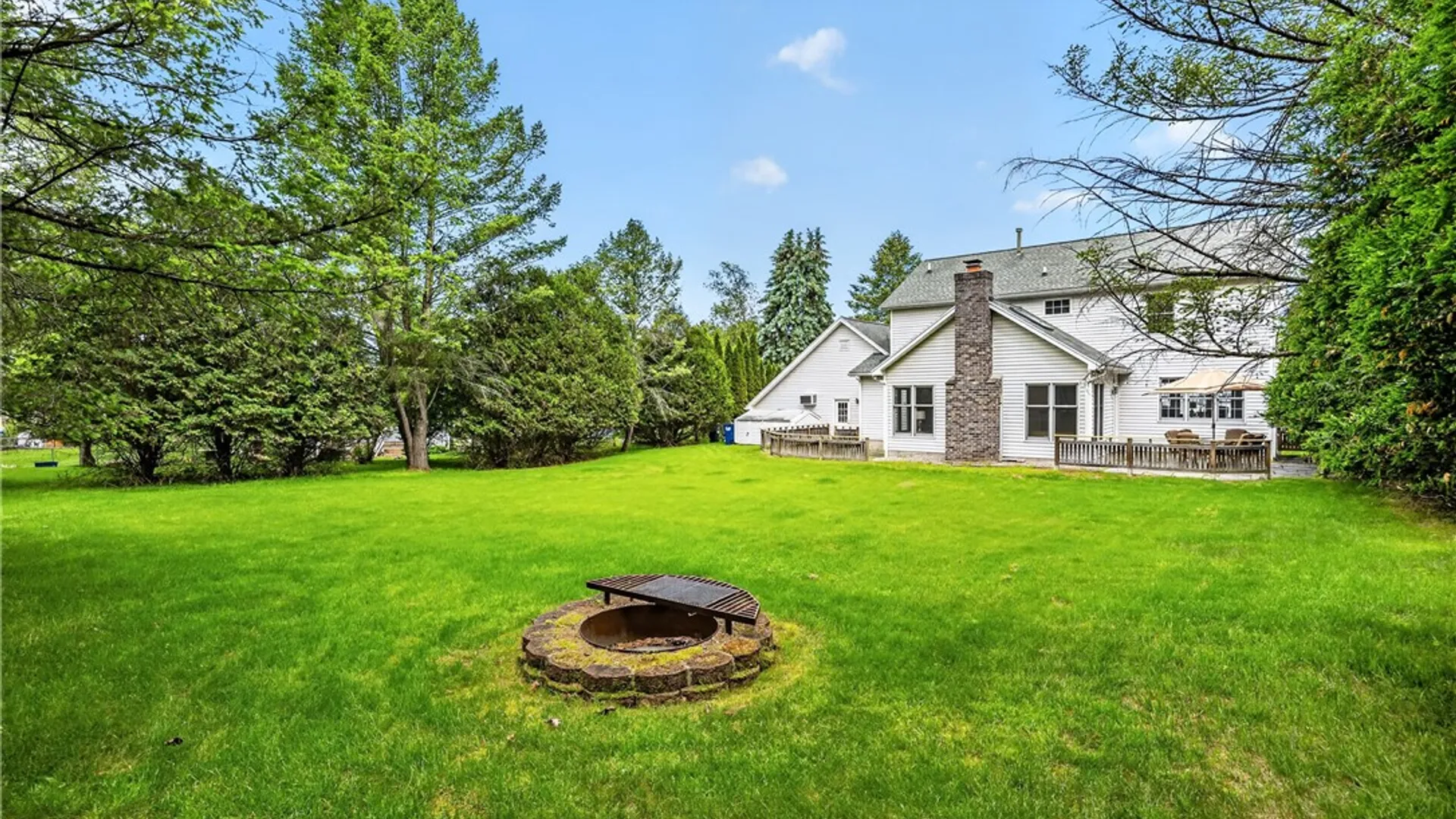 Property at 5 Fresh Meadow Run, Perinton, NY 14526 48