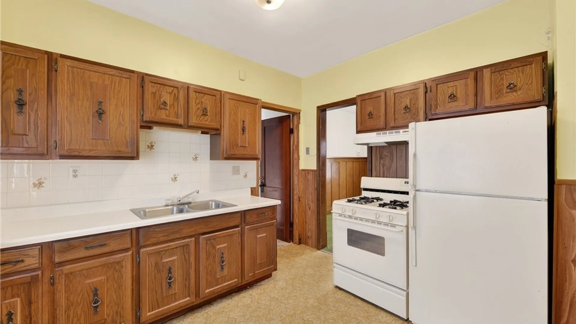 Property at 112 Saranac Avenue, Buffalo, NY 14216 27
