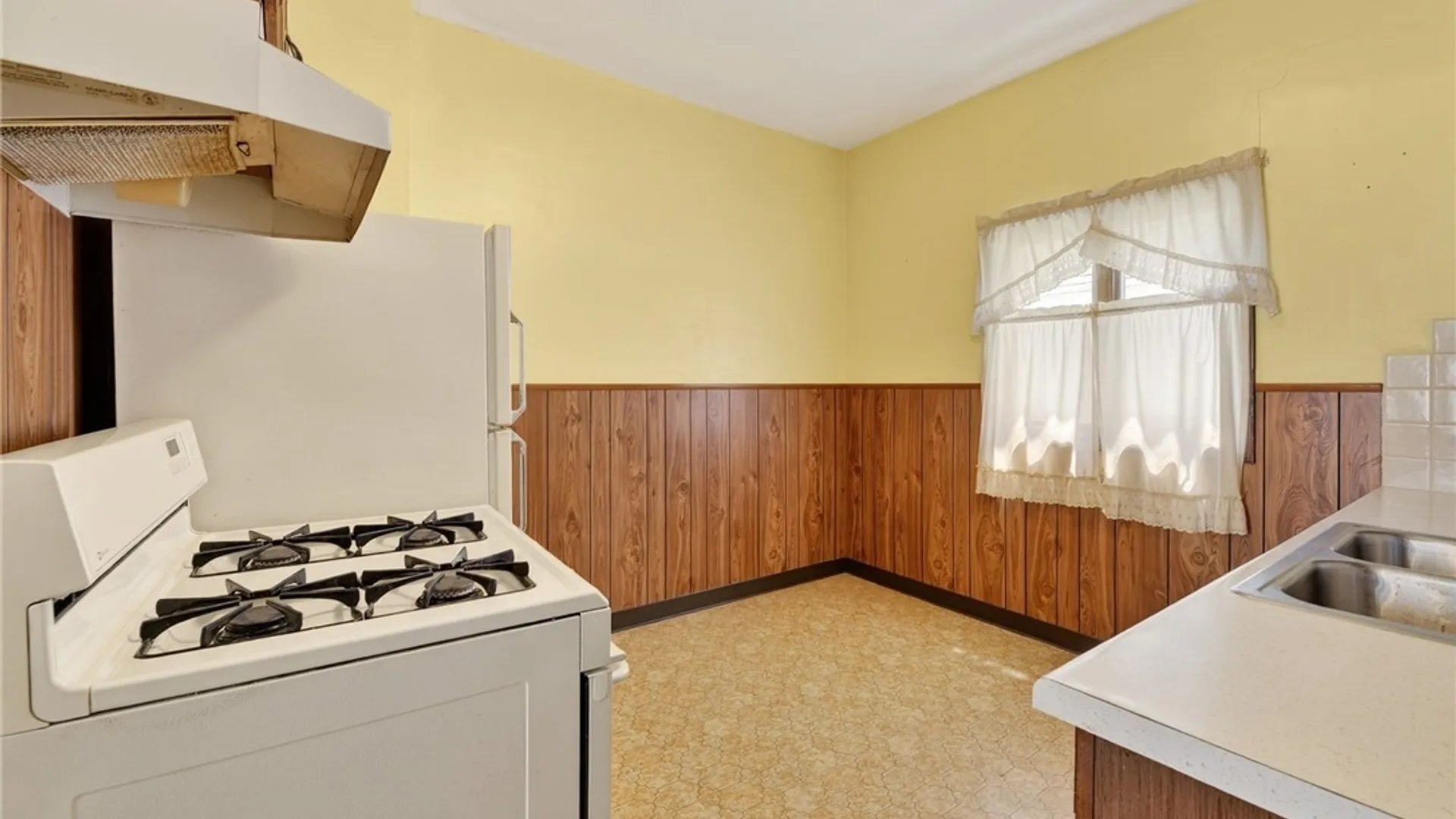 Property at 112 Saranac Avenue, Buffalo, NY 14216 28